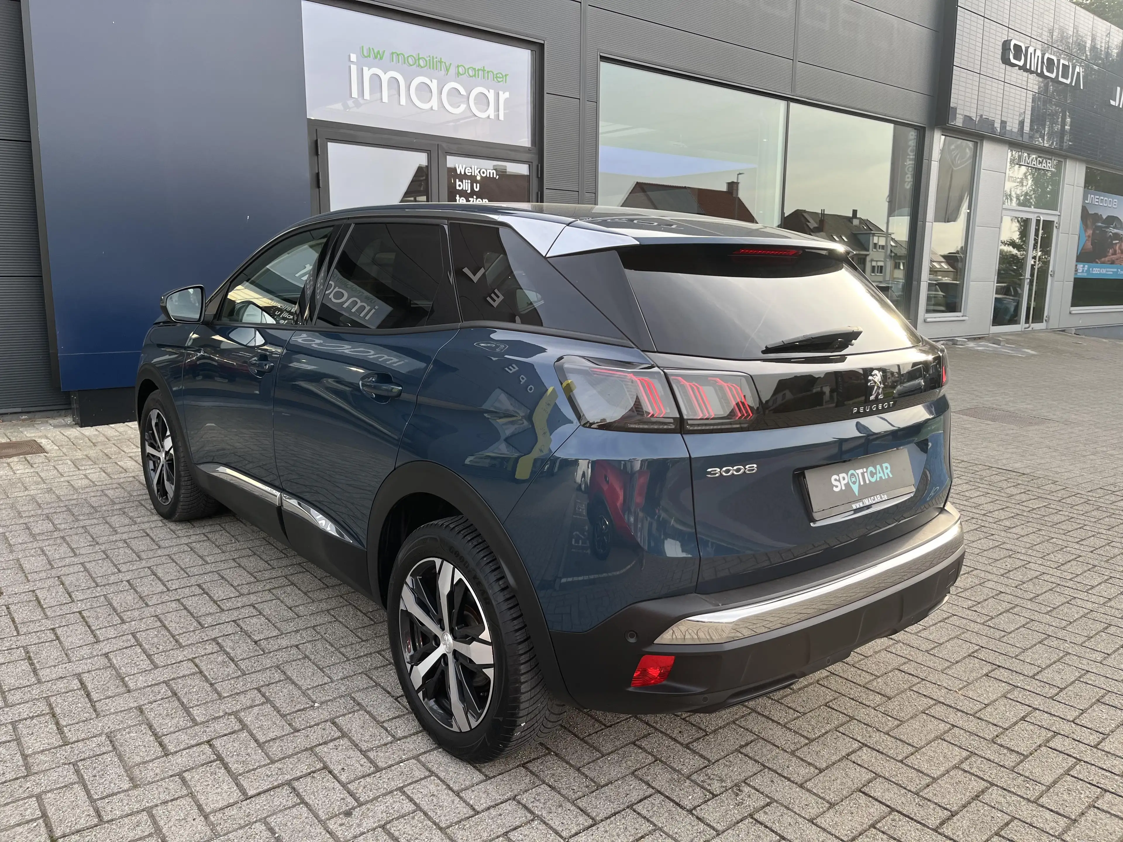 Peugeot 3008 1.2i S&S Allure EAT8 5d 96kW — photo 10