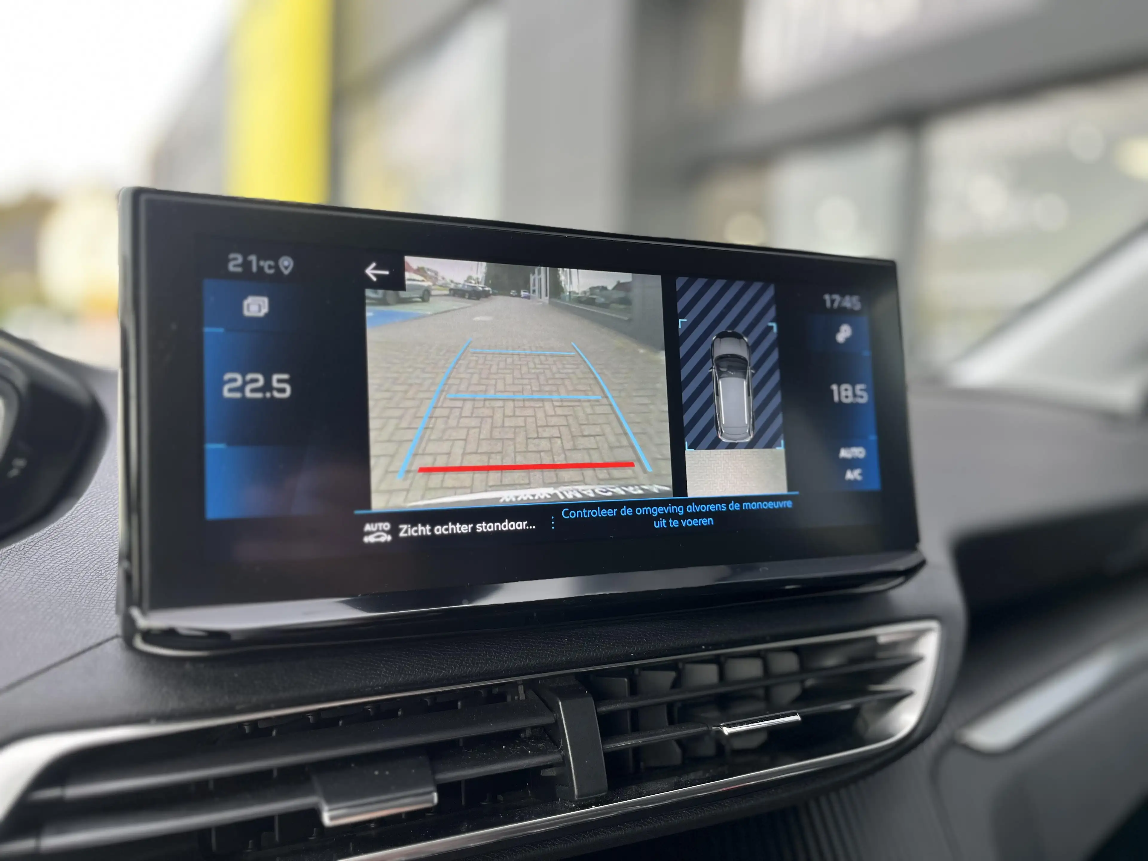 Peugeot 3008 1.2i S&S Allure EAT8 5d 96kW — photo 20