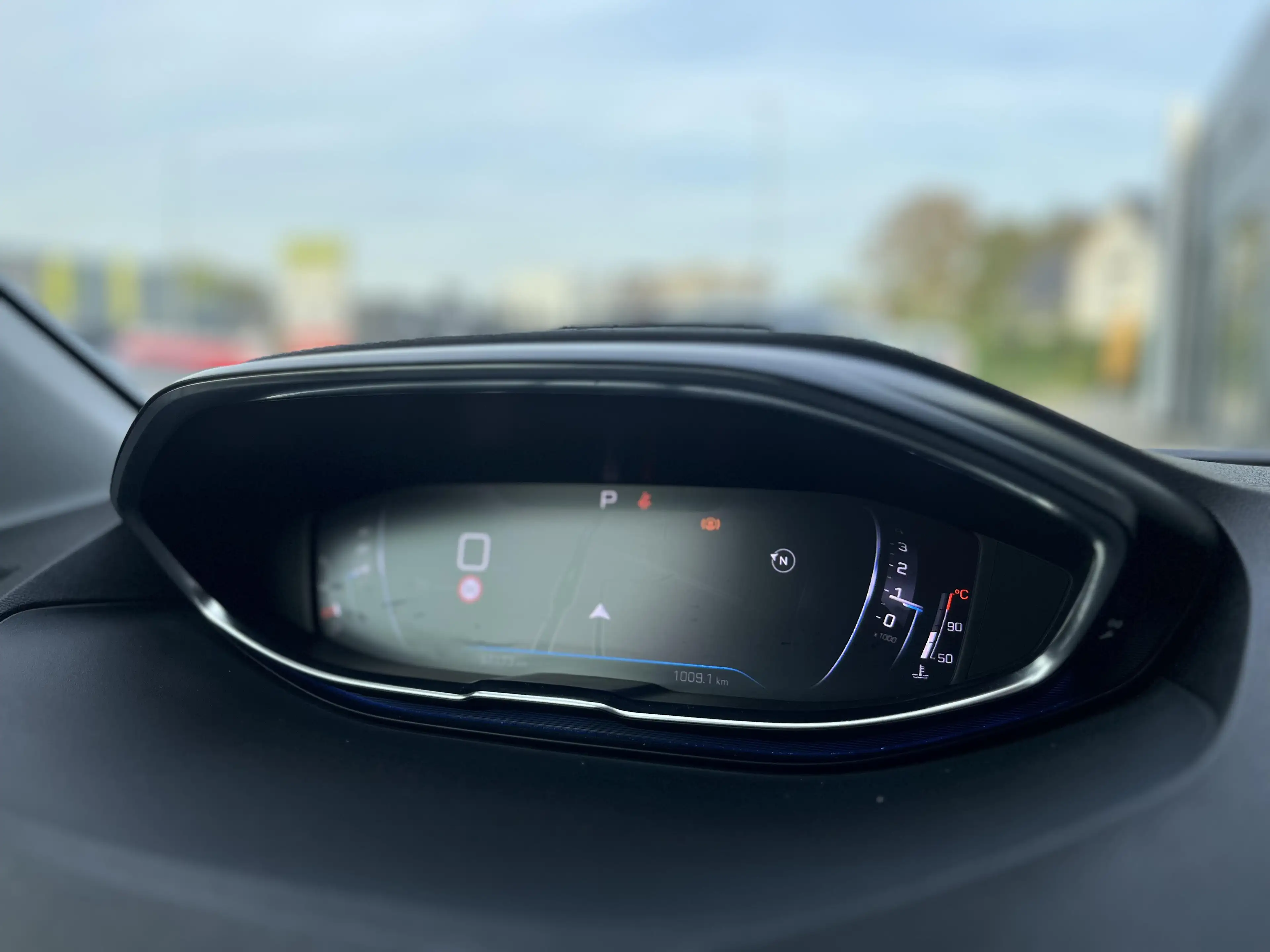 Peugeot 3008 1.2i S&S Allure EAT8 5d 96kW — photo 18
