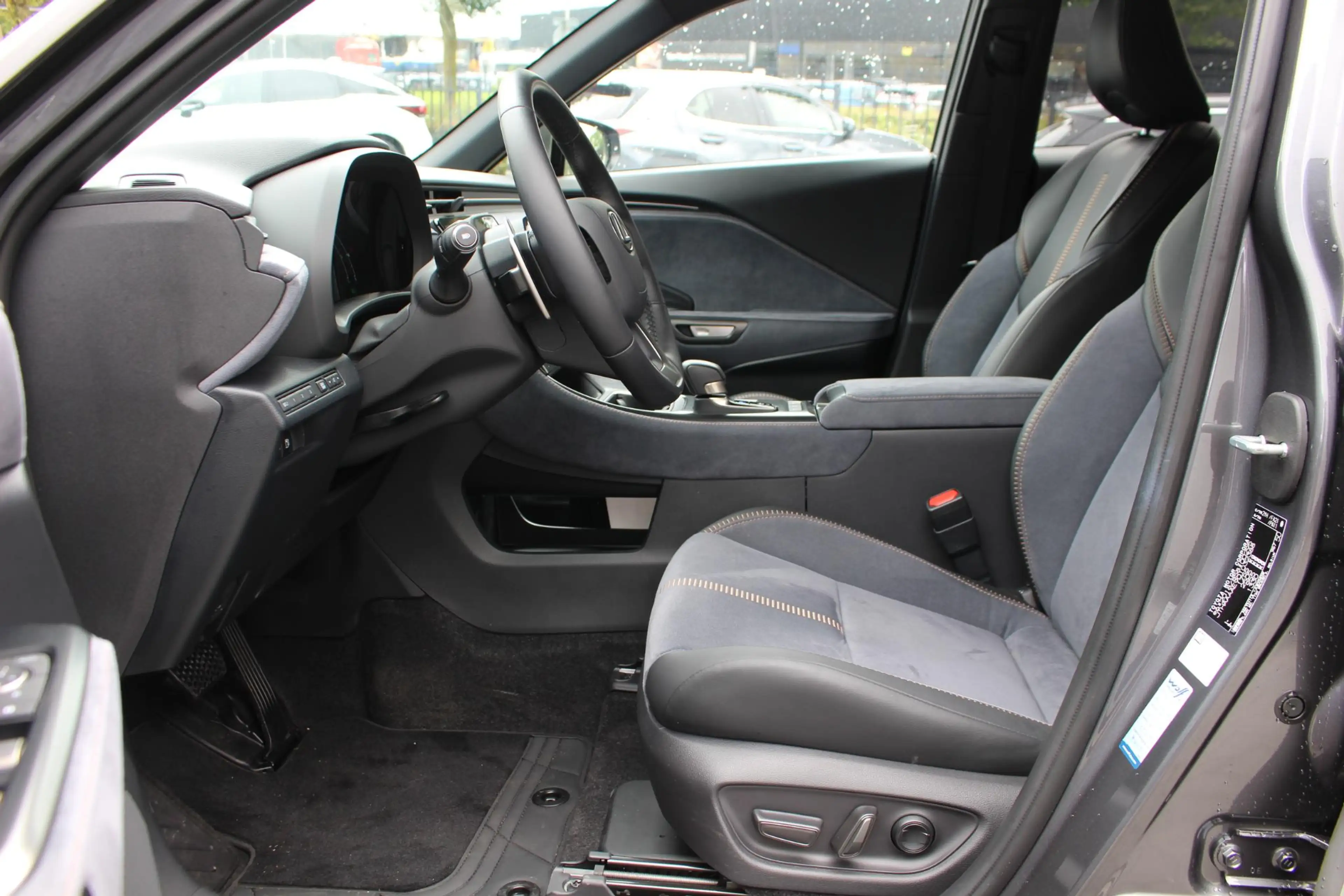 Lexus LBX Cool 2WD STOELVERWARMING STUURVERW BLIND-SPOT ELEK — photo 12