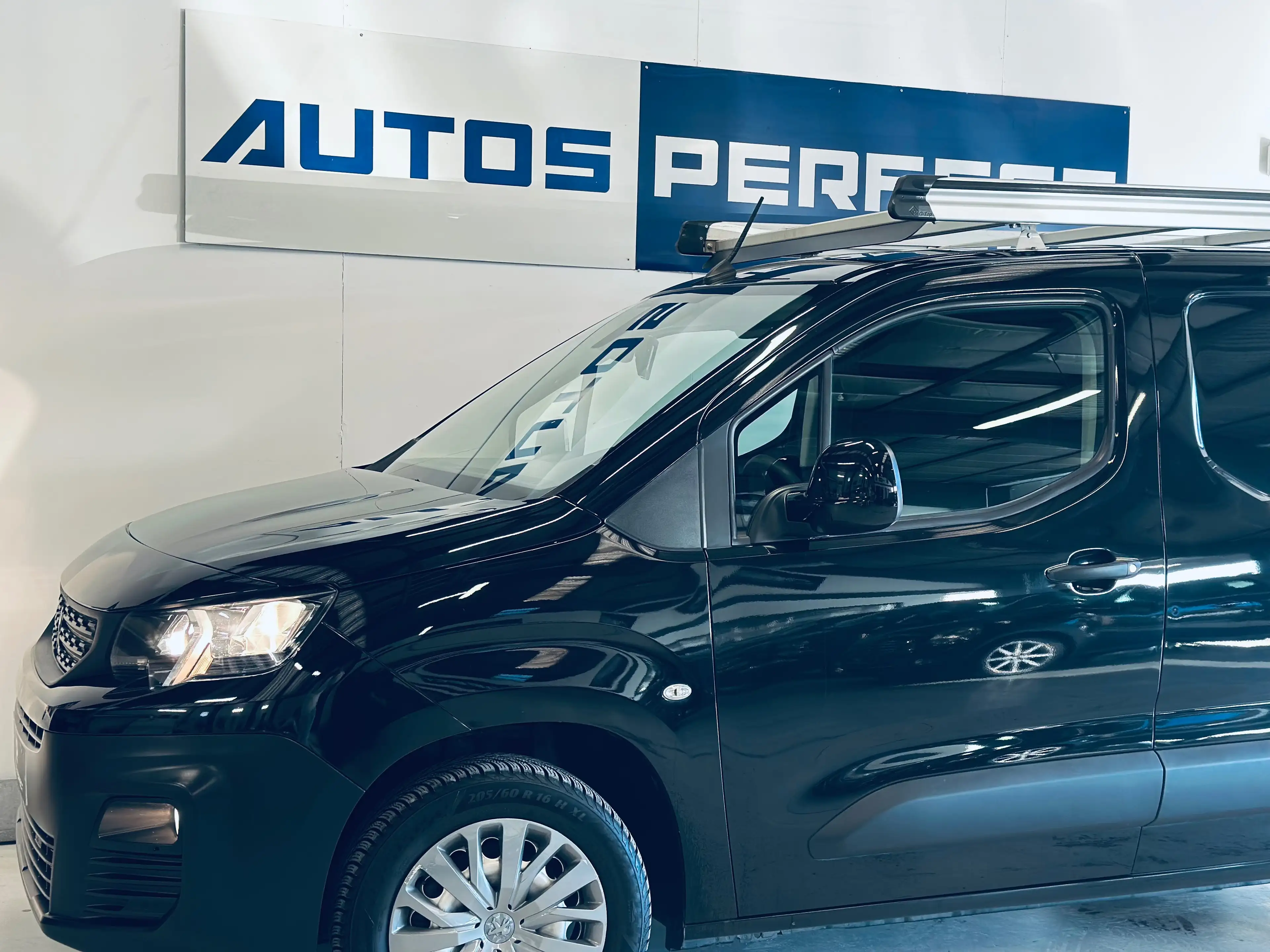 Peugeot Partner 1.5 L1 BOITE AUTO PALETTE CAMERA PDC CLIM CRUISE LIM — photo 4