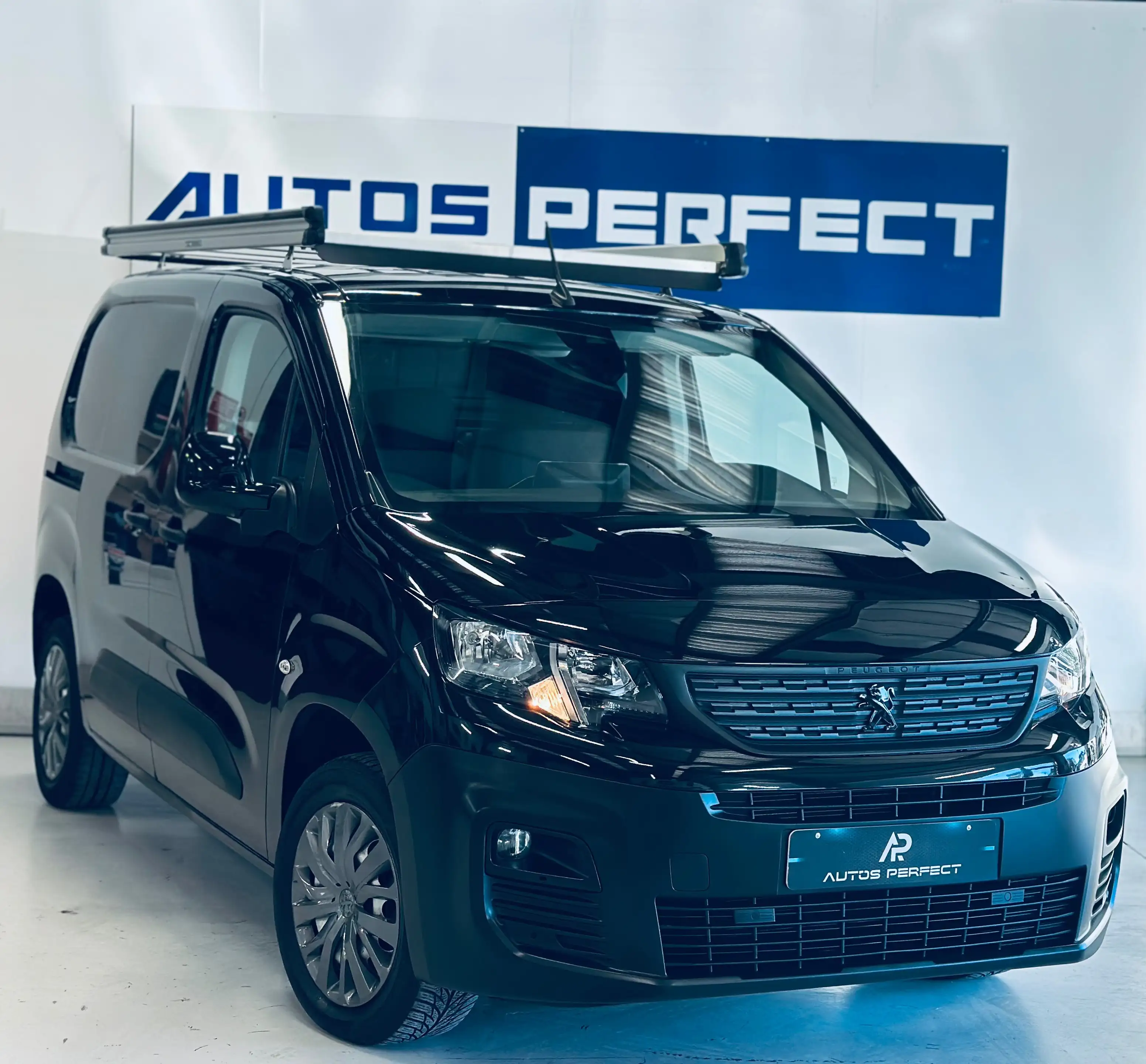 Peugeot Partner 1.5 L1 BOITE AUTO PALETTE CAMERA PDC CLIM CRUISE LIM — photo 2