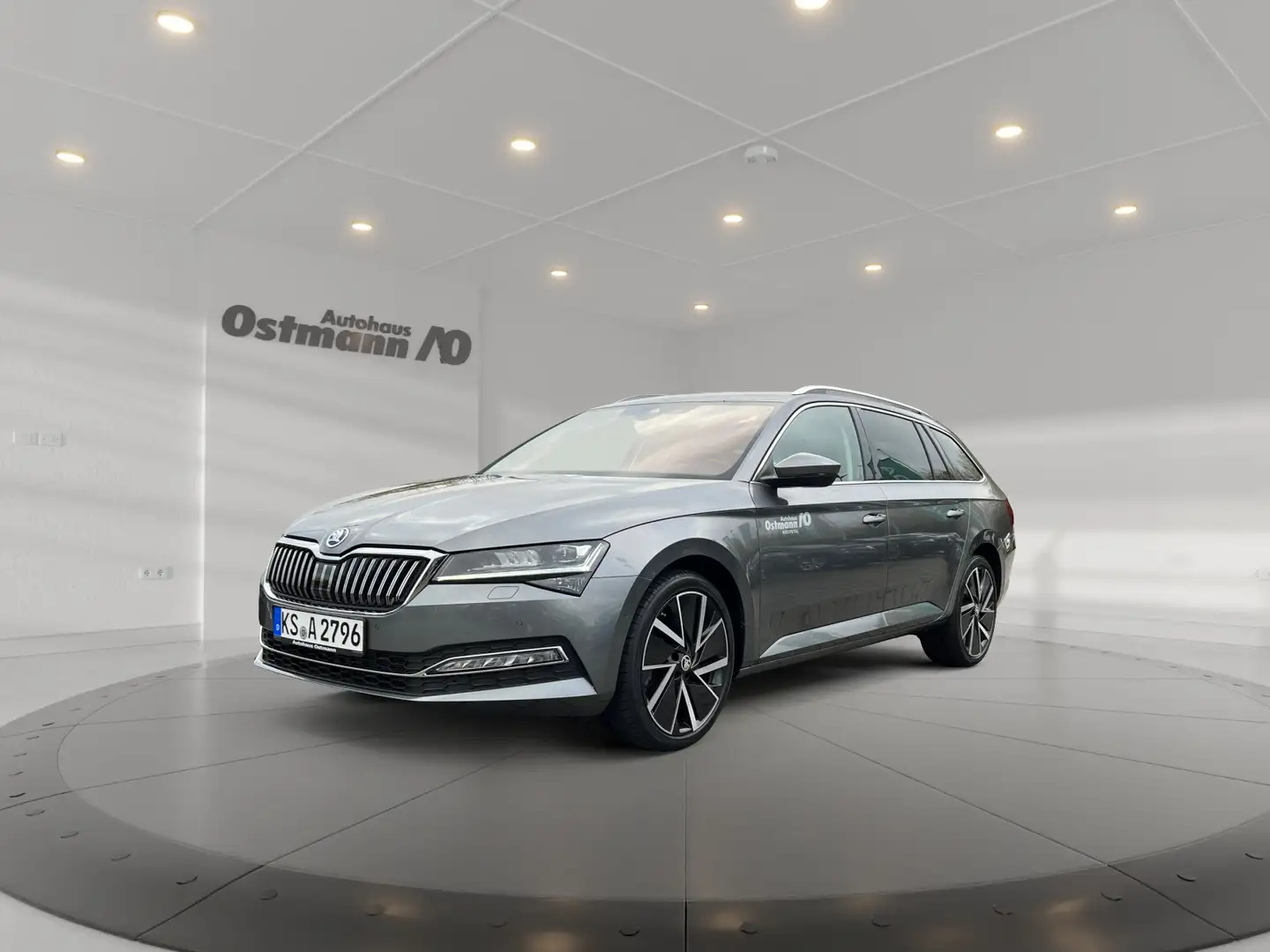 Skoda Superb Combi Style 110kw TDI DSG *ACC*NAVI*RFK* Grau - 2