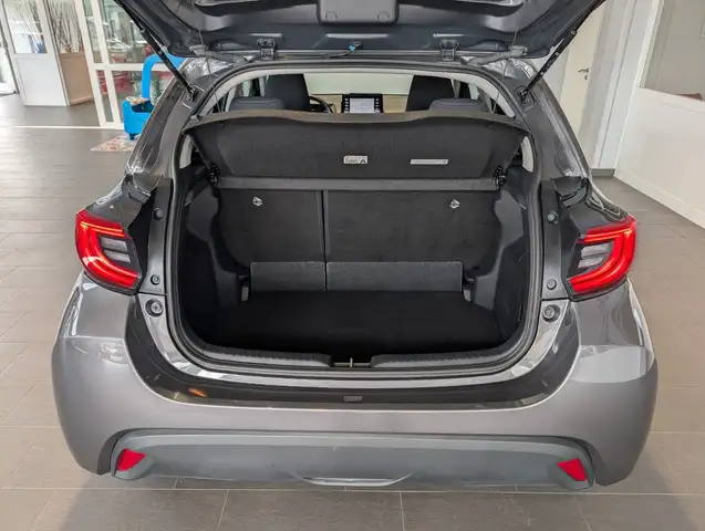 Toyota Yaris view 11