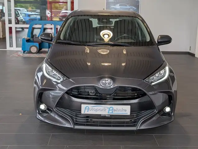 Toyota Yaris view 5