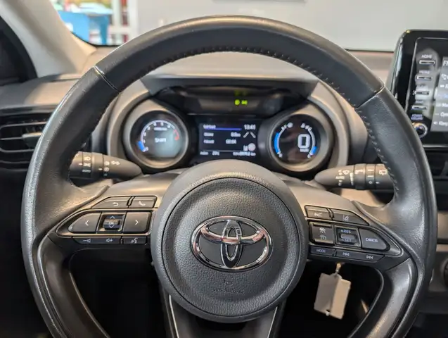 Toyota Yaris view 14