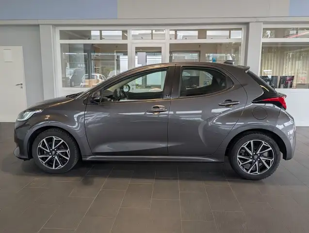 Toyota Yaris view 6