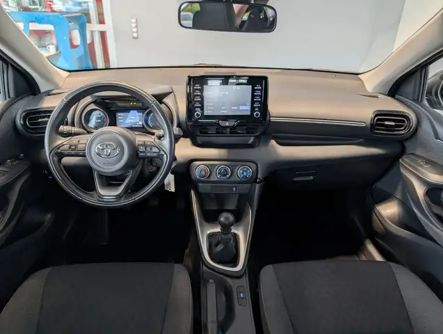 Toyota Yaris view 12