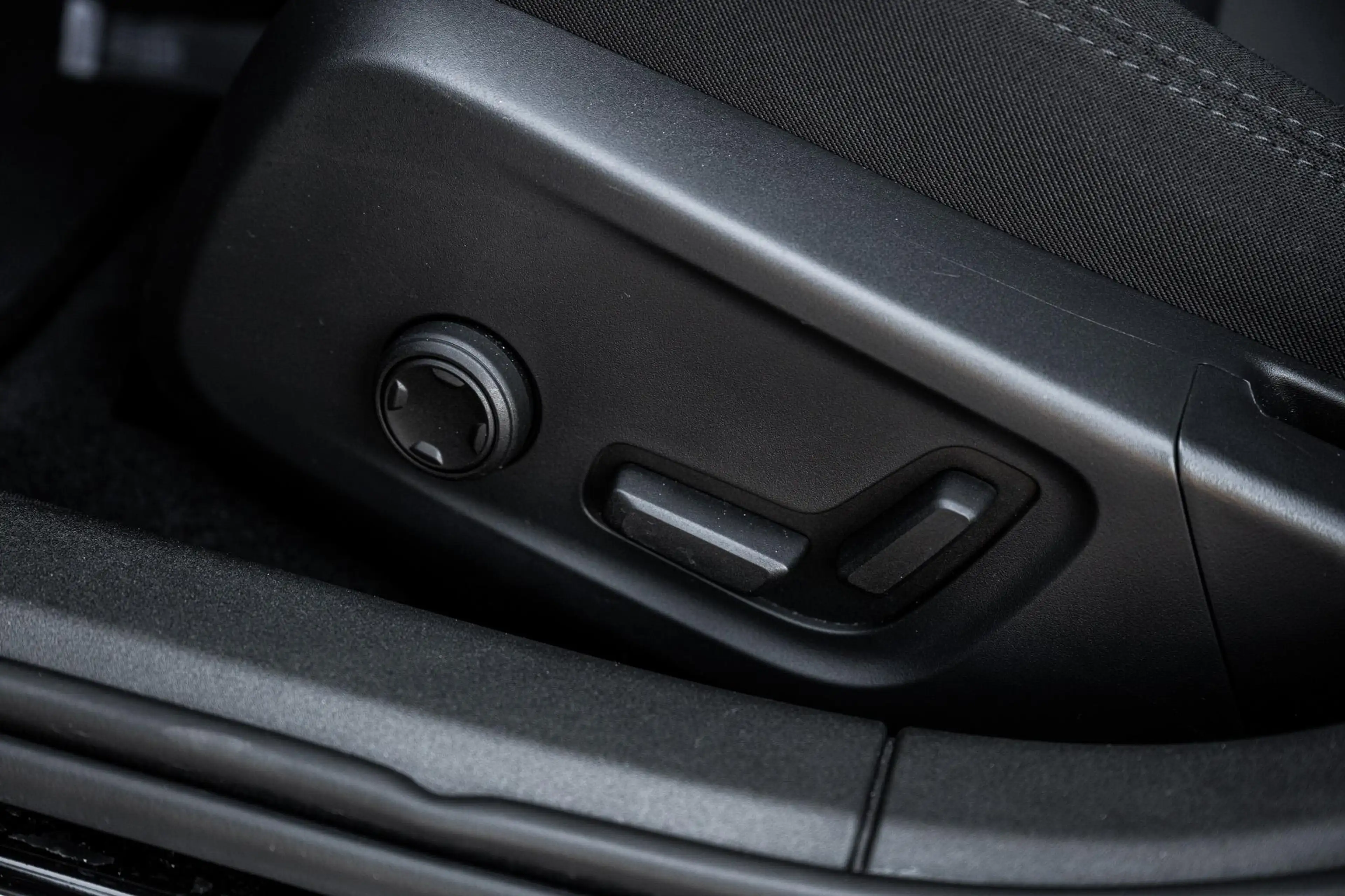 Polestar 2 Long Range Single Motor Plus 82 kWh — photo 7