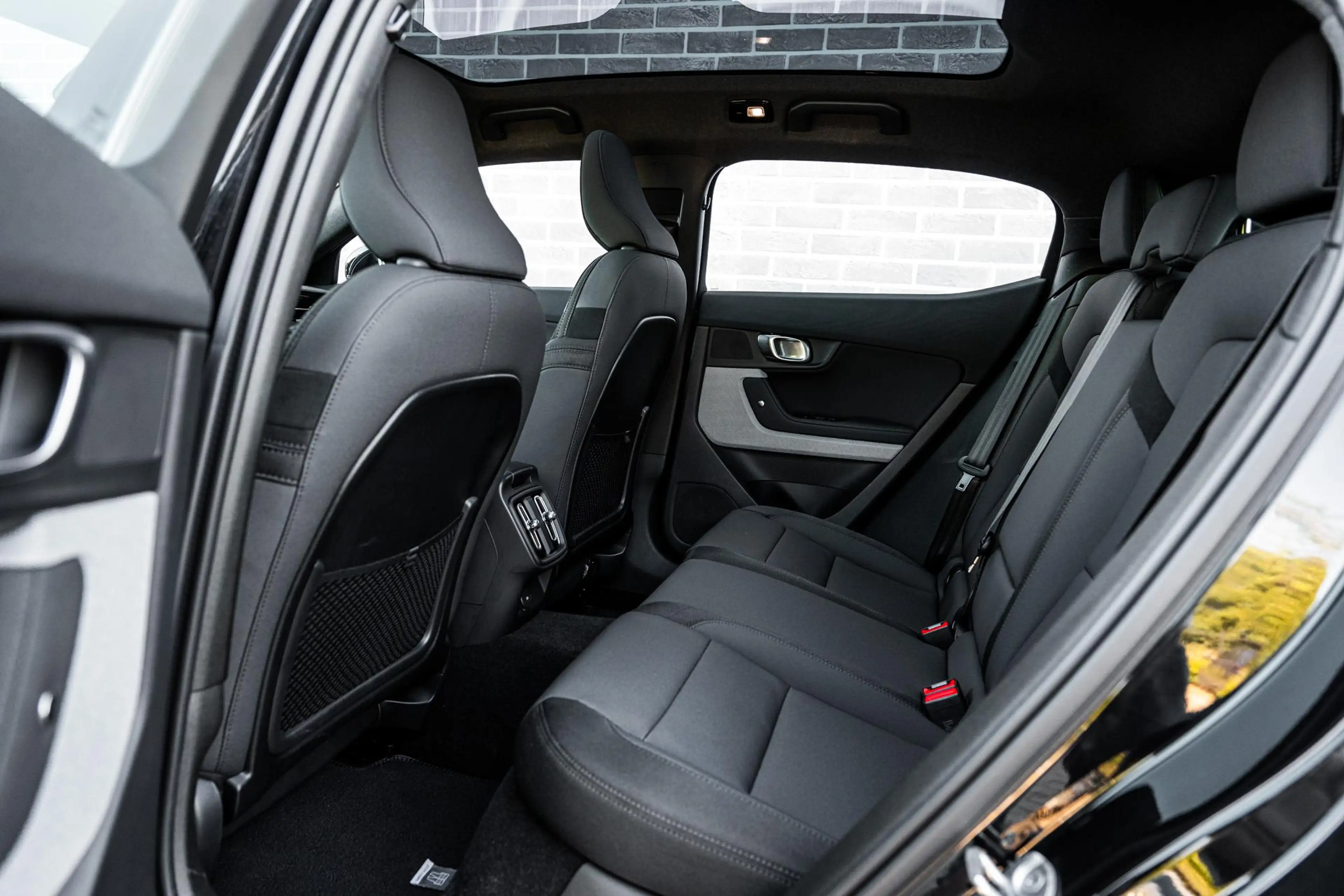 Polestar 2 Long Range Single Motor Plus 82 kWh — photo 8
