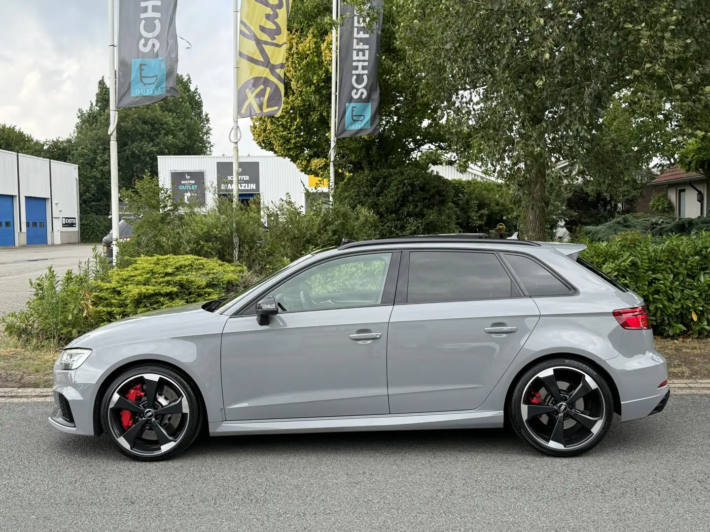 Audi RS3 A3 Sportback 2.5 TFSI quattro 400PK Pano•B&O Grijs - 2