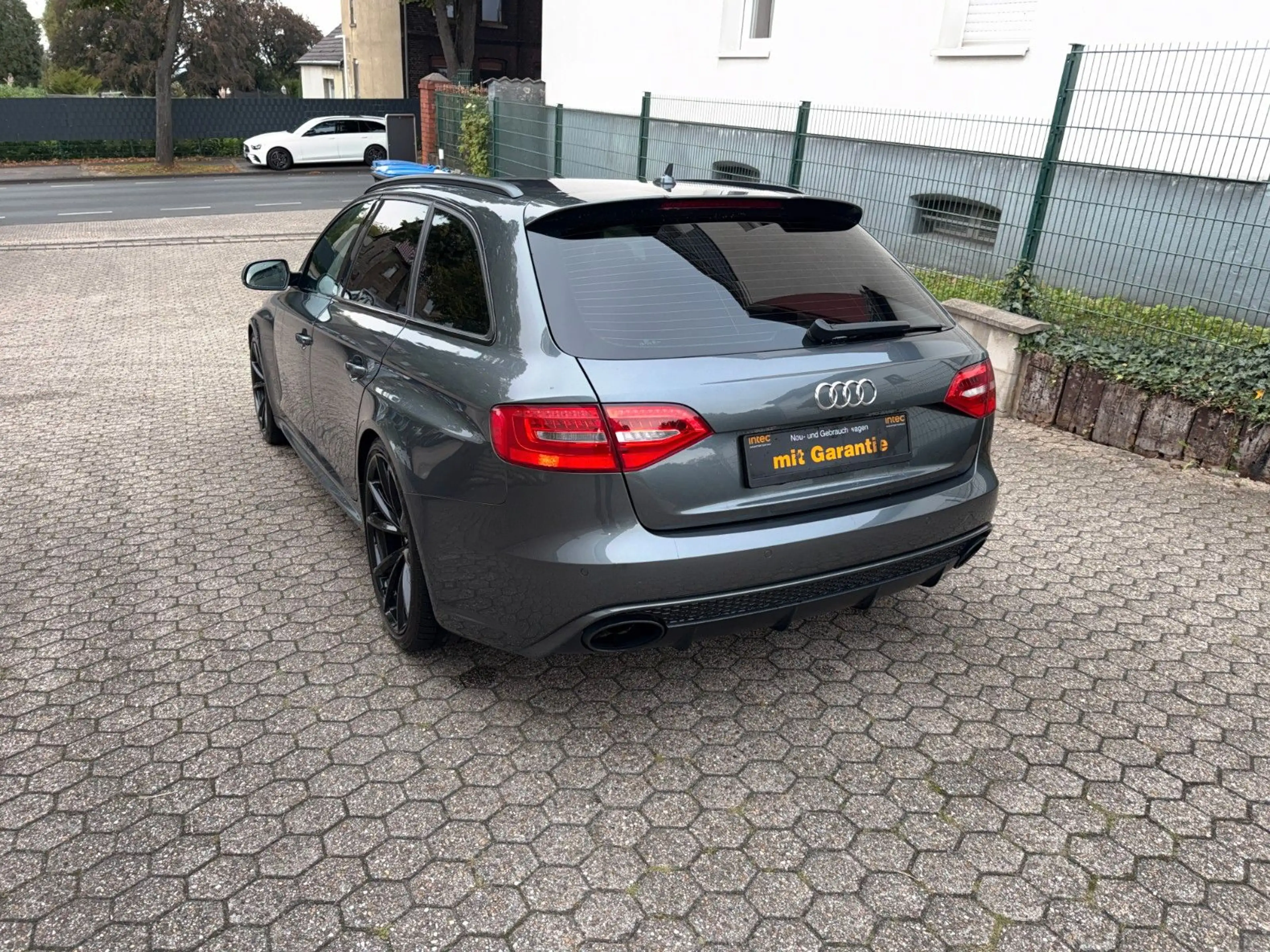 Audi RS4 4.2 FSI S tronic quattro Avant — photo 2
