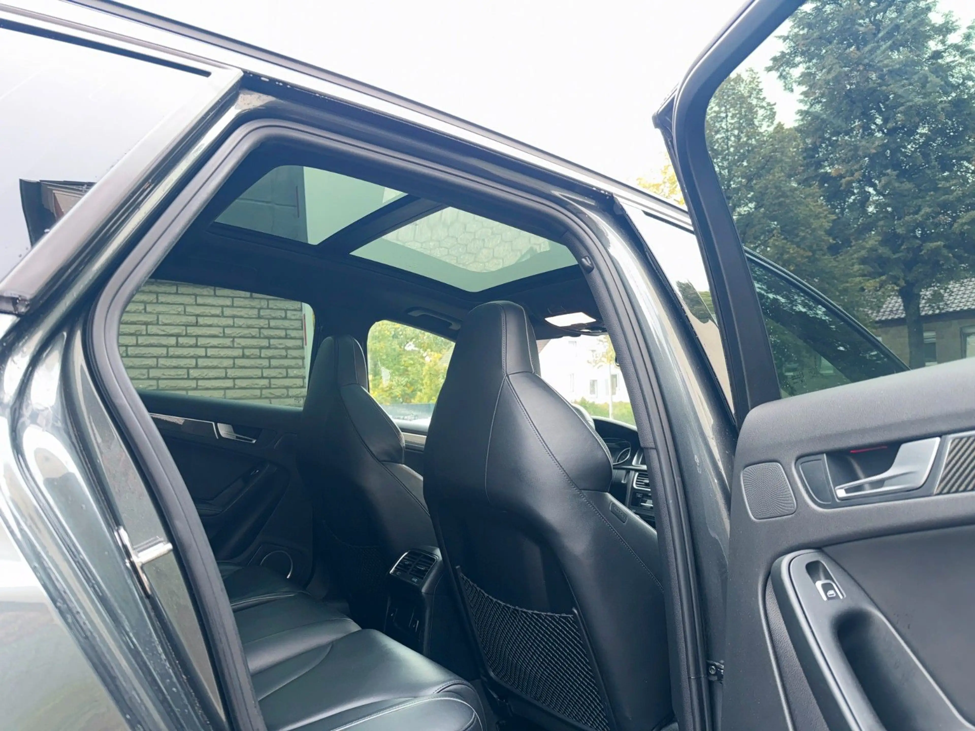 Audi RS4 4.2 FSI S tronic quattro Avant — photo 4