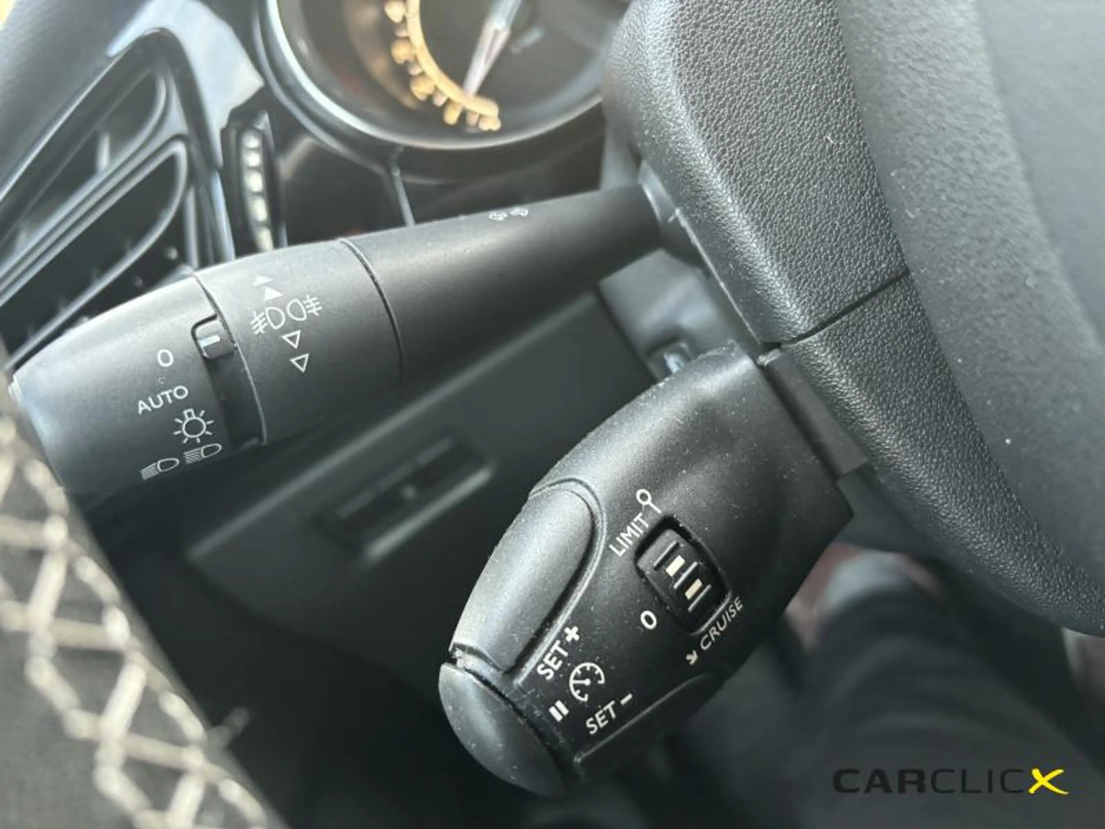 DS Automobiles DS 3 So Chic — photo 15