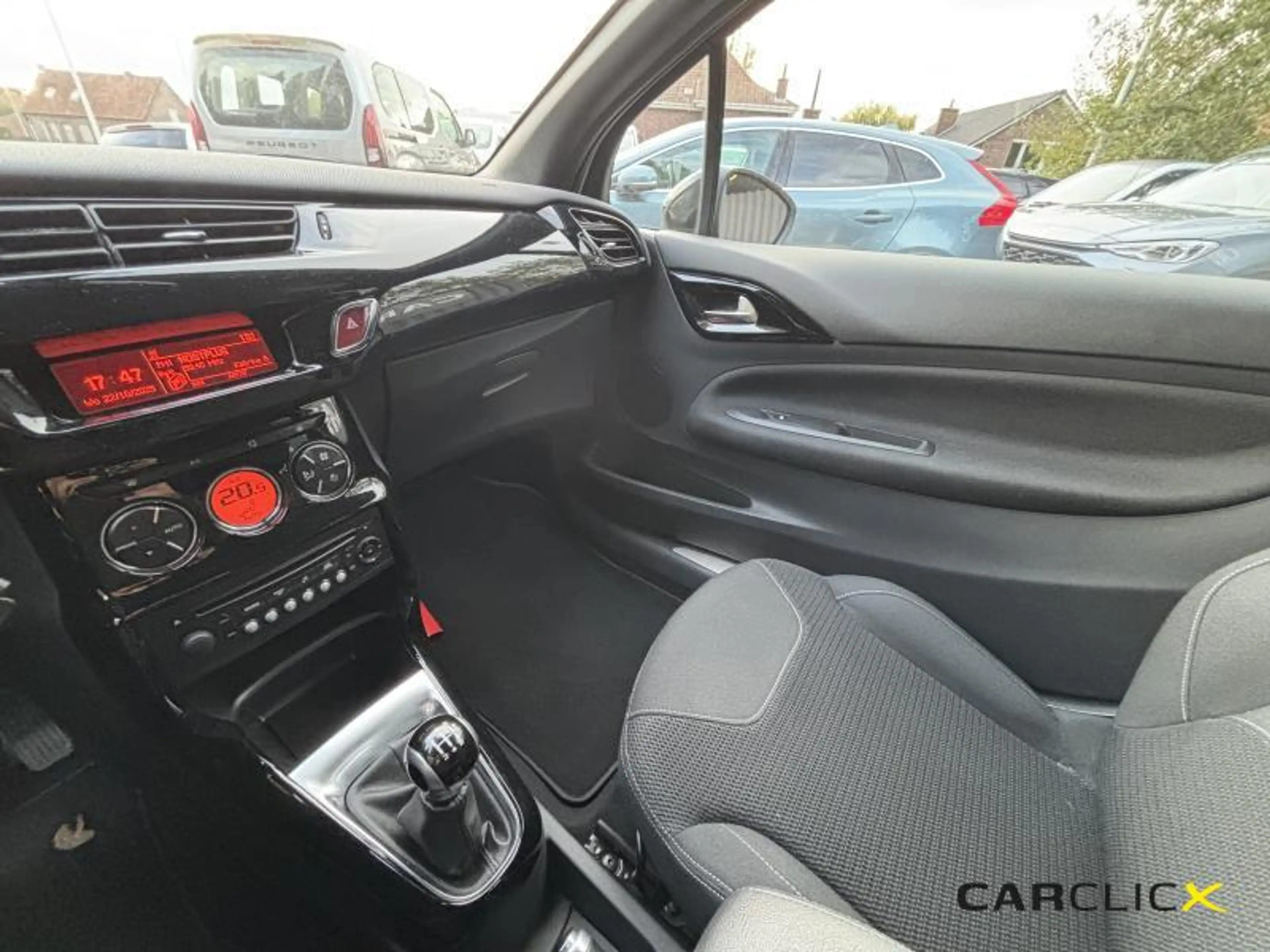 DS Automobiles DS 3 So Chic — photo 13