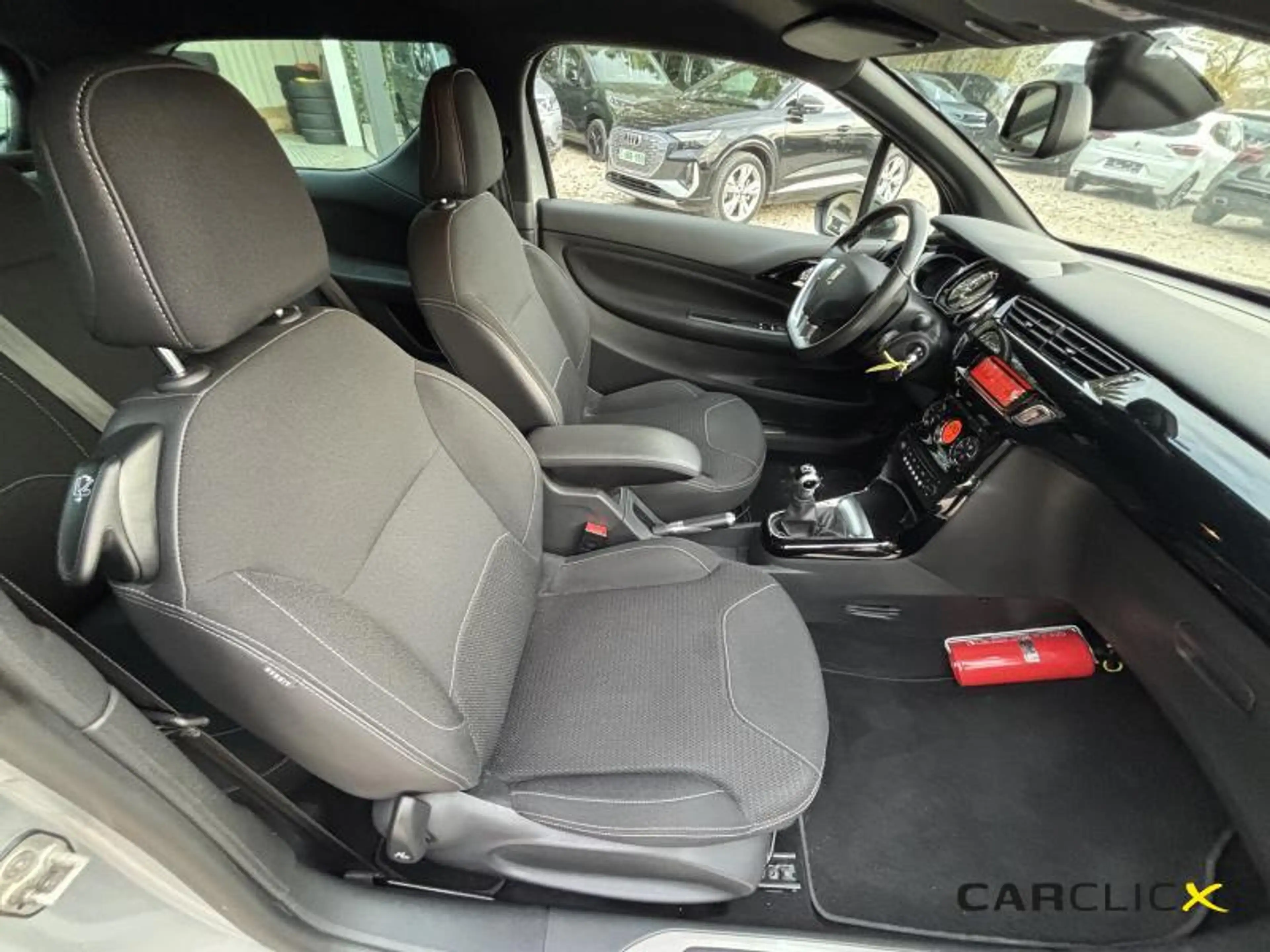 DS Automobiles DS 3 So Chic — photo 9