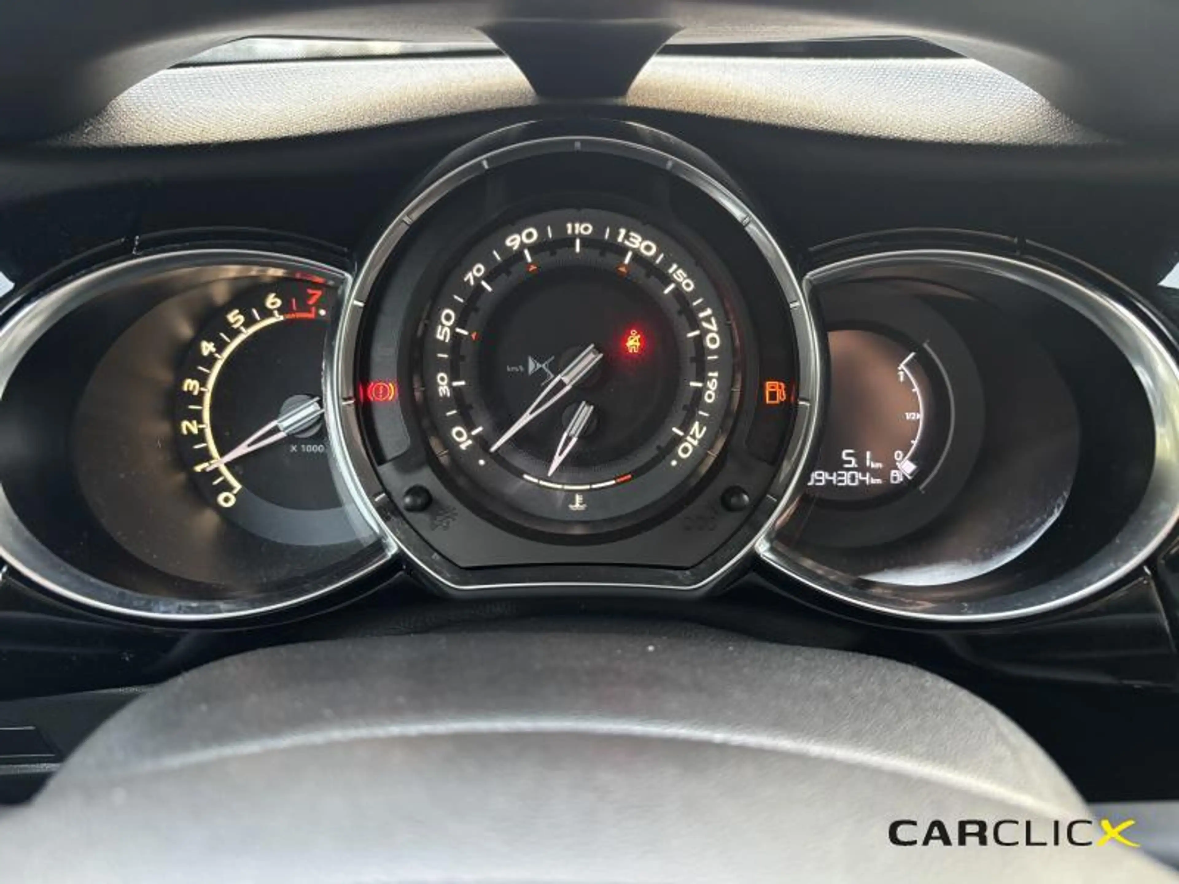 DS Automobiles DS 3 So Chic — photo 11