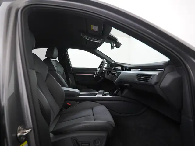 Audi E-Tron view 3