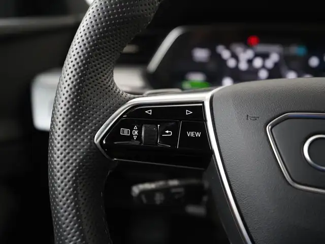 Audi E-Tron view 8