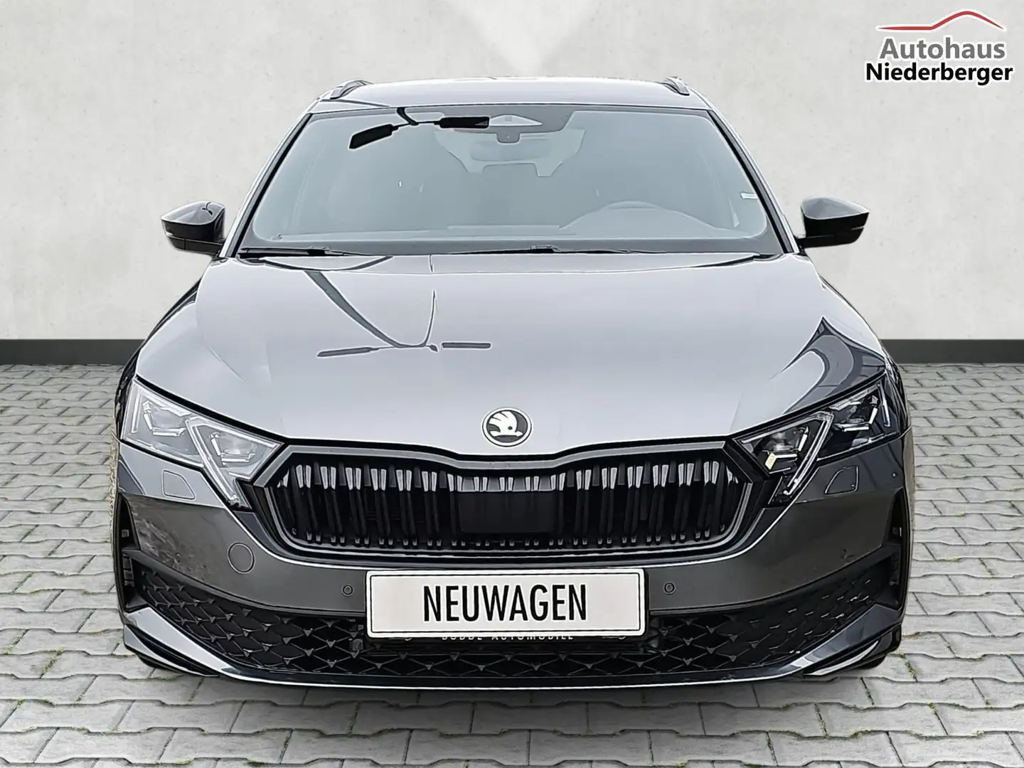 Skoda Octavia Combi 2.0 TDI 110 kW Sportline DSG AHK elHeckkl... Grau - 2