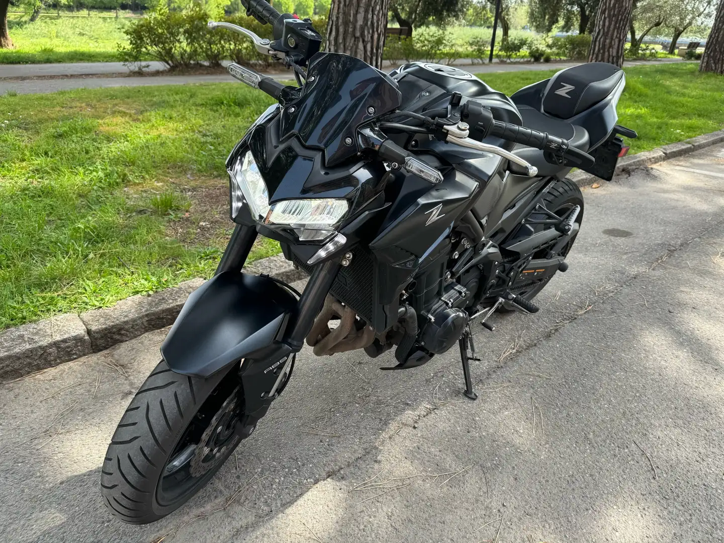 Kawasaki 900 Z Naked Siyah - 1