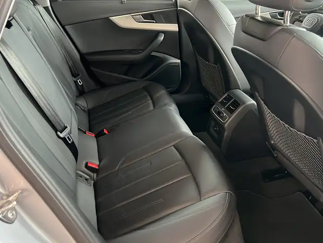 Audi A4 view 9