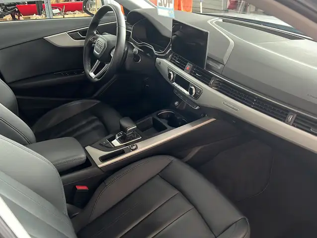 Audi A4 view 10