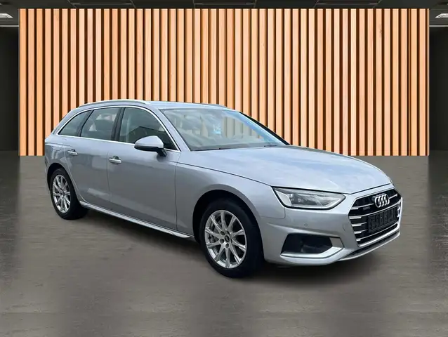 Audi A4 view 21