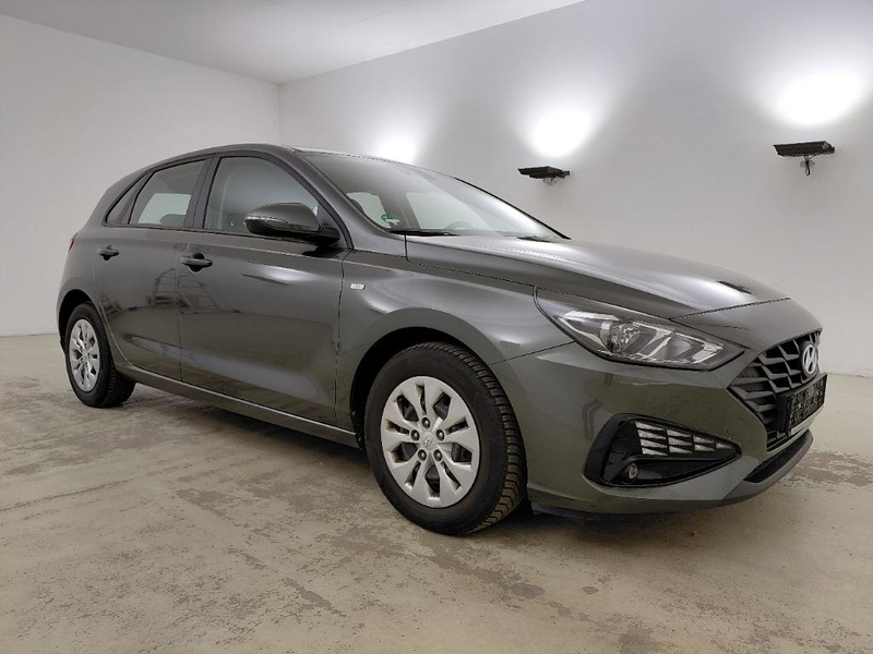 Hyundai i30 Intro Edition Klima/Tempo/Pdc/HU Neu — photo 11