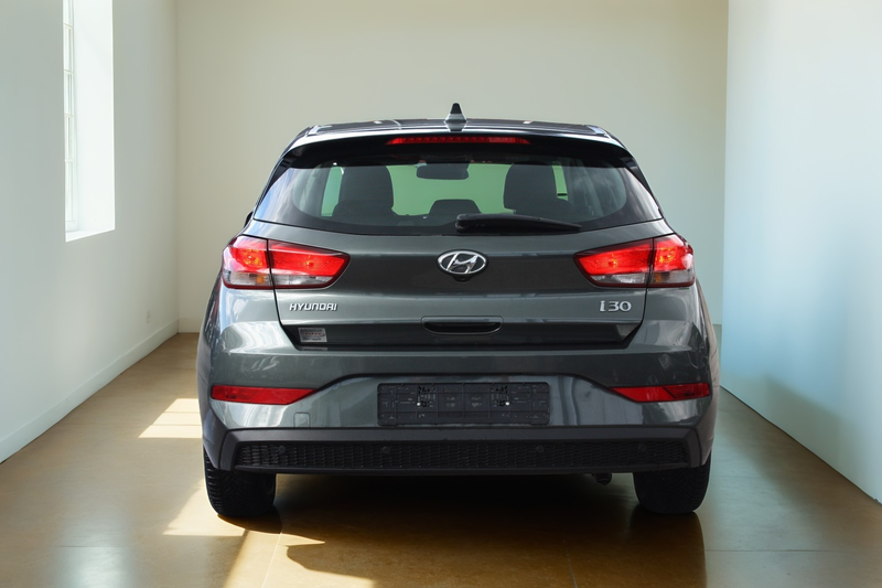 Hyundai i30 Intro Edition Klima/Tempo/Pdc/HU Neu — photo 8