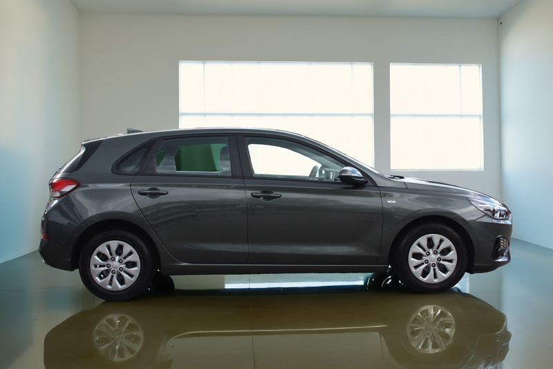 Hyundai i30 Intro Edition Klima/Tempo/Pdc/HU Neu — photo 6
