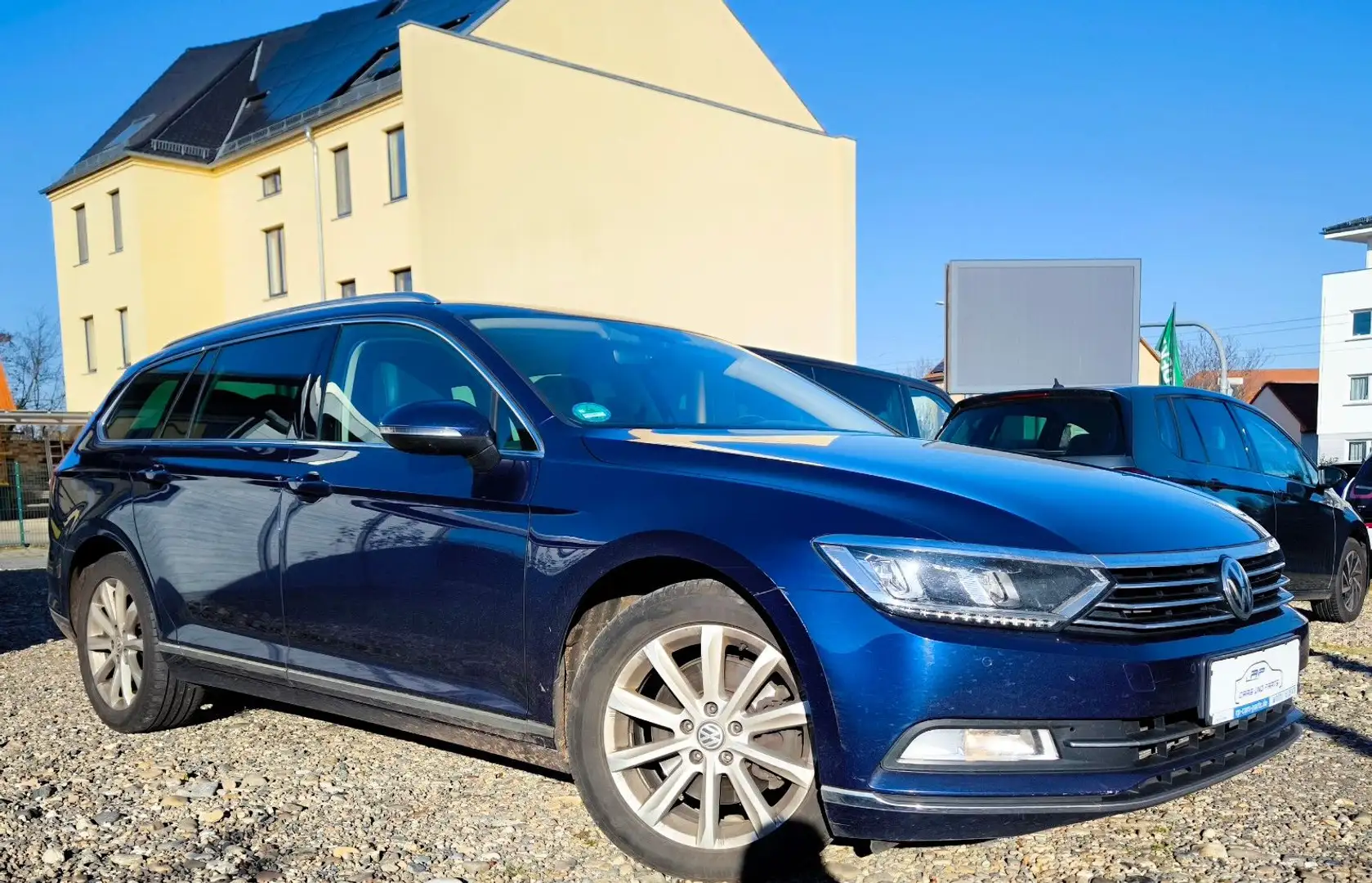 Volkswagen Passat Variant Passat#Highline#STEUER#AHK#NAVI#SHZ#ABSTAND#LED# Blau - 2