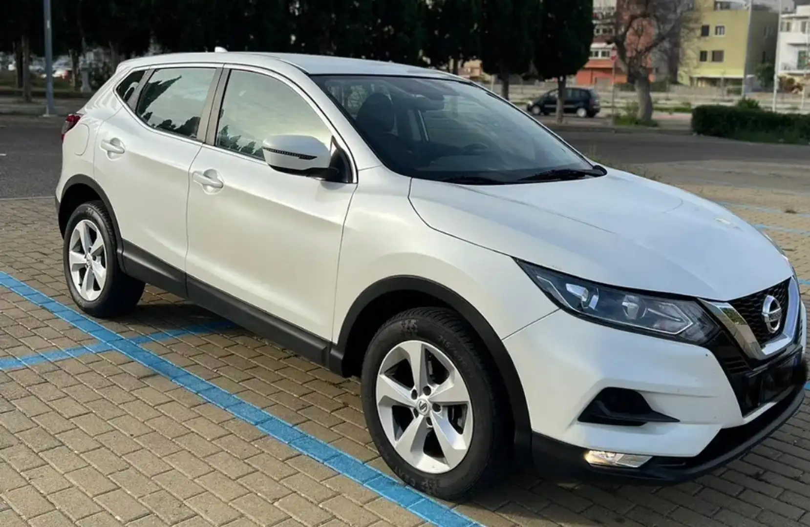 Nissan Qashqai 1.6dCi Acenta 4x2 XTronic - 1