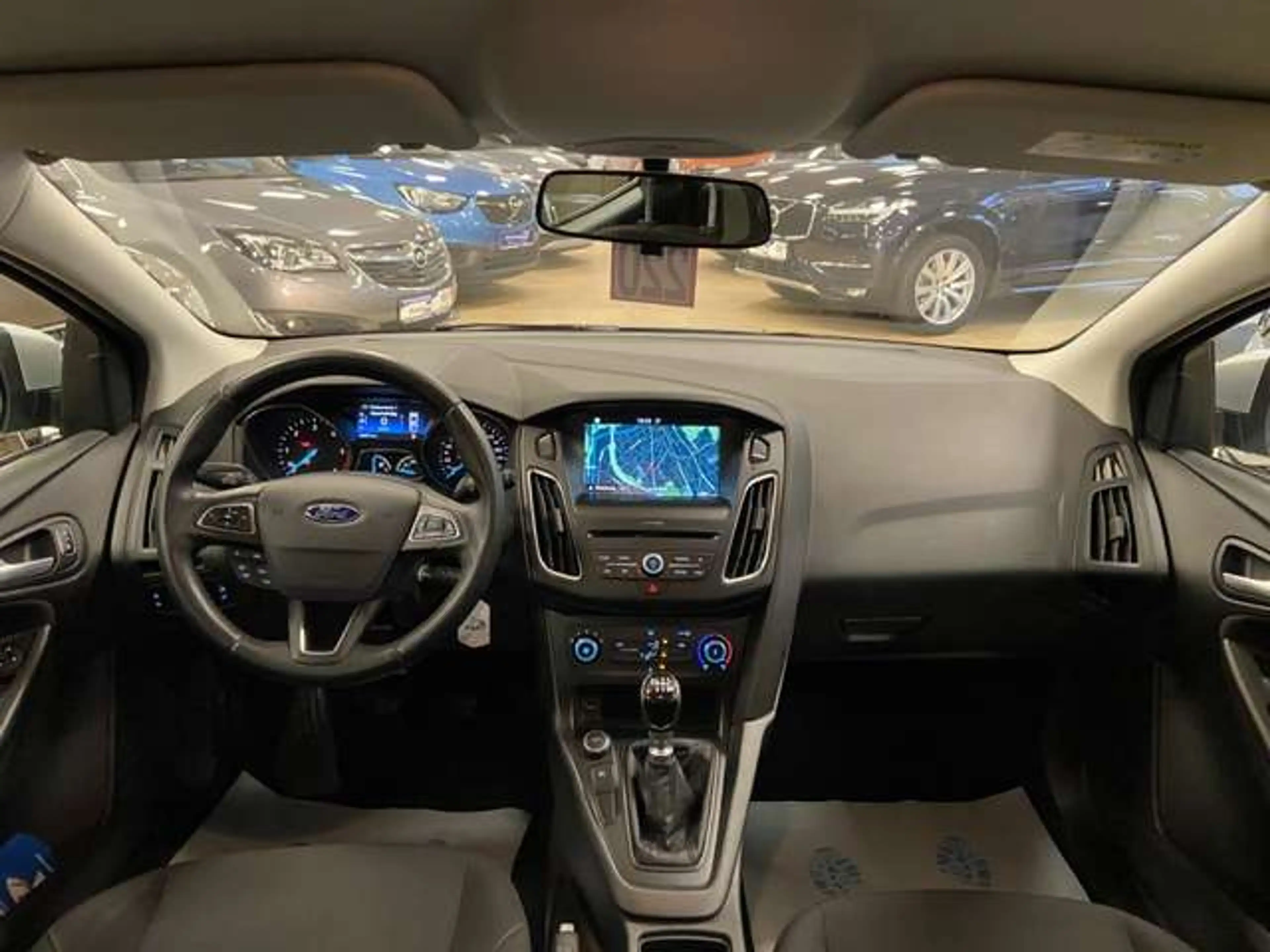 Ford Focus Turnier 1.5 TDCi DPF Start-Stopp-System Trend — photo 6