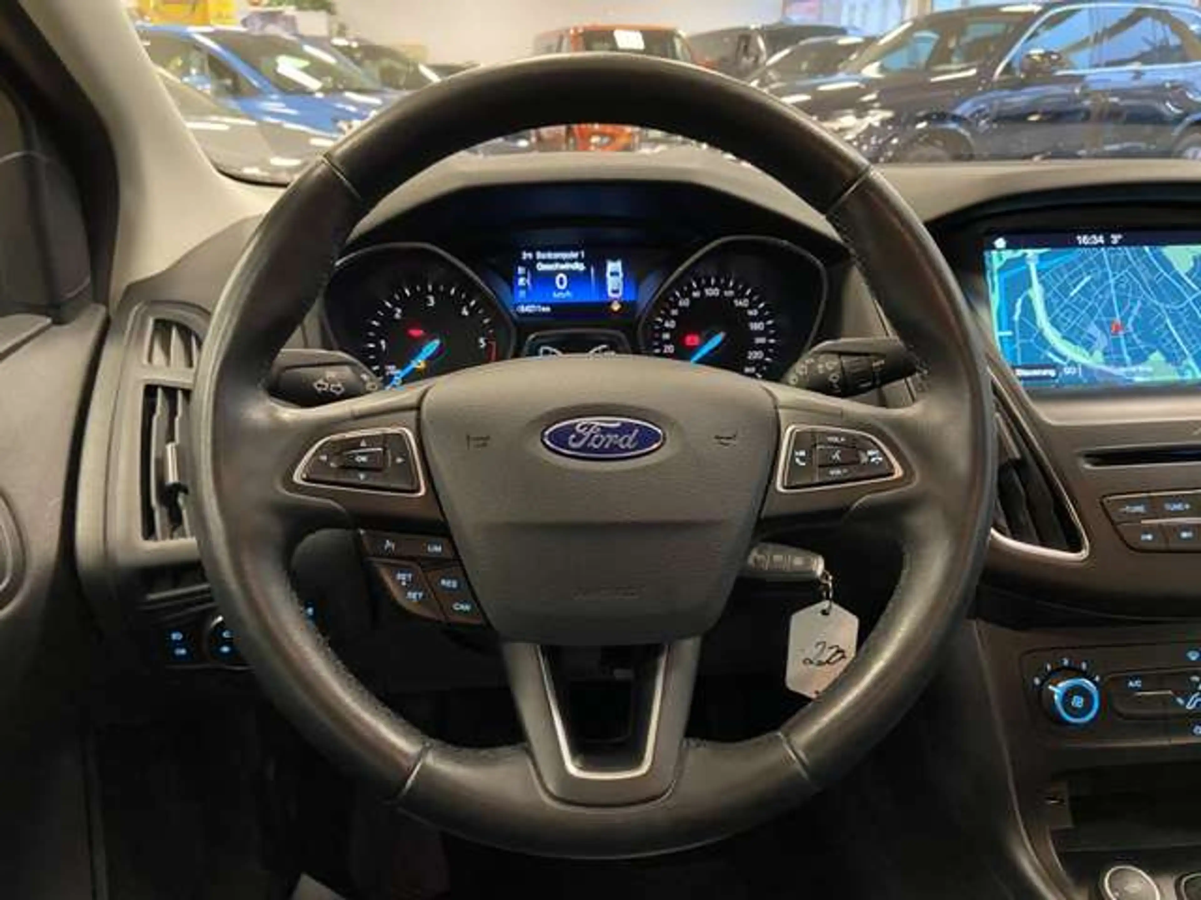Ford Focus Turnier 1.5 TDCi DPF Start-Stopp-System Trend — photo 9