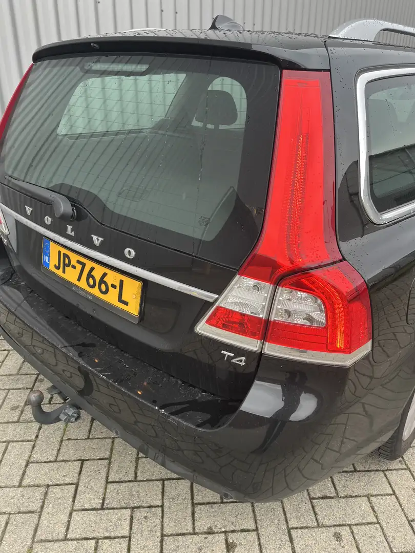 Volvo V70 2.0 T4 Polar+ Zwart - 1