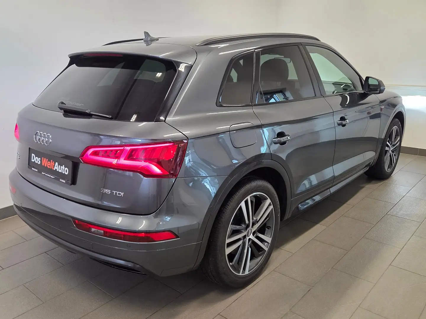Audi Q5 35 TDI Grau - 2