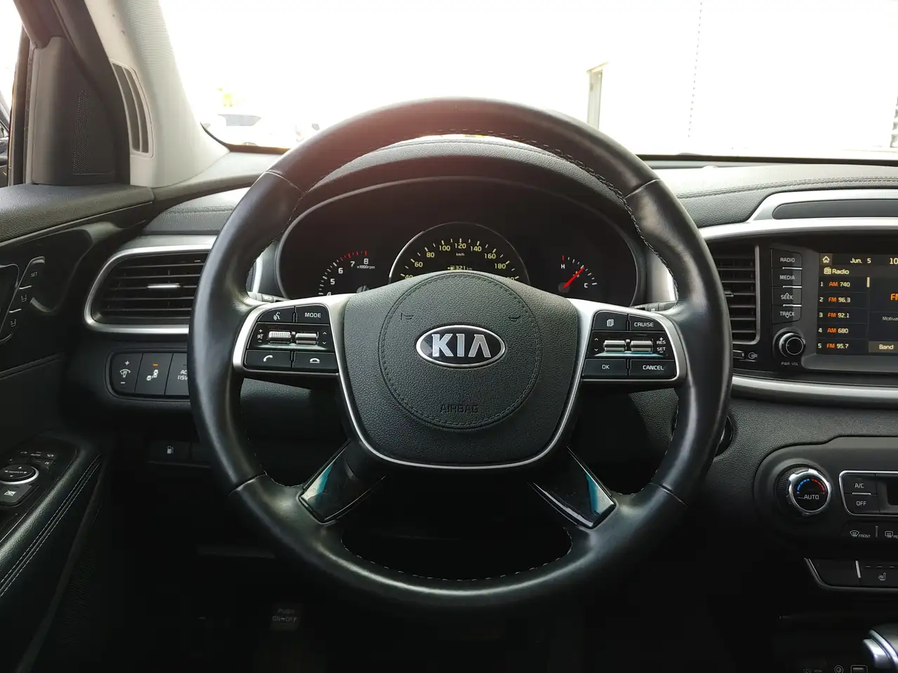 Kia Sorento снимка Kia Sorento