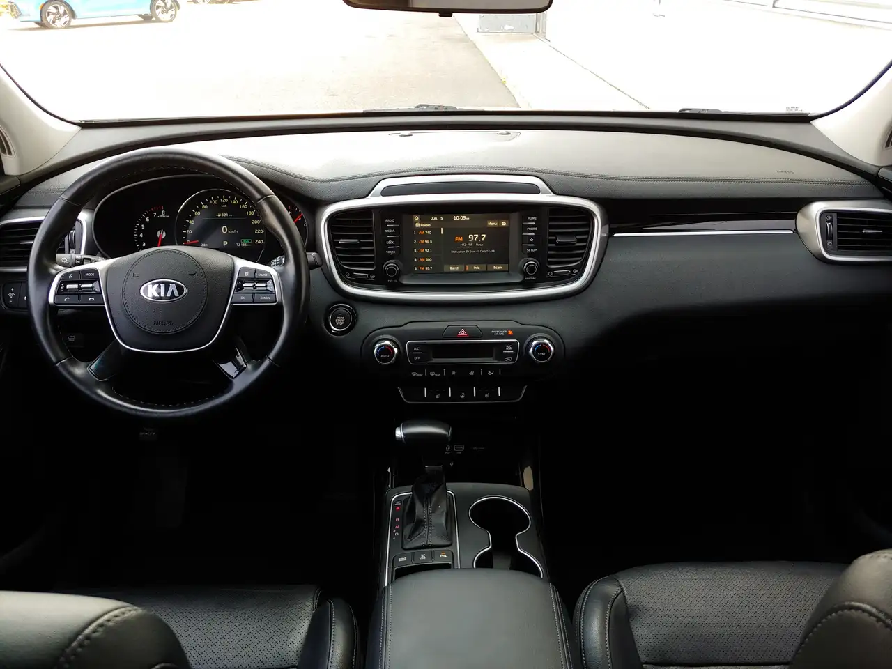 Kia Sorento снимка Kia Sorento