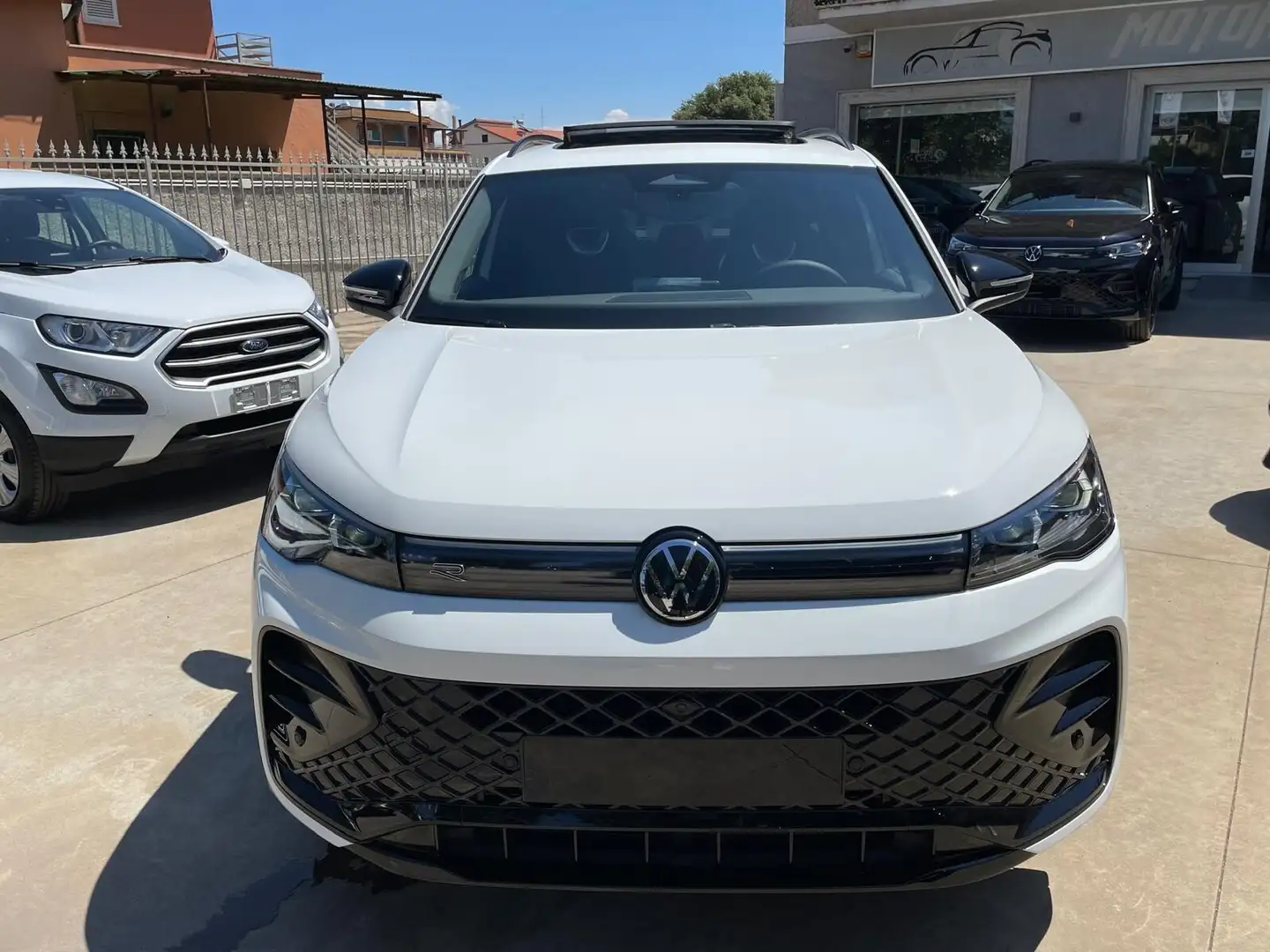 Volkswagen Tiguan 2.0 TDI 150 CV DSG R-Line Bianco - 2