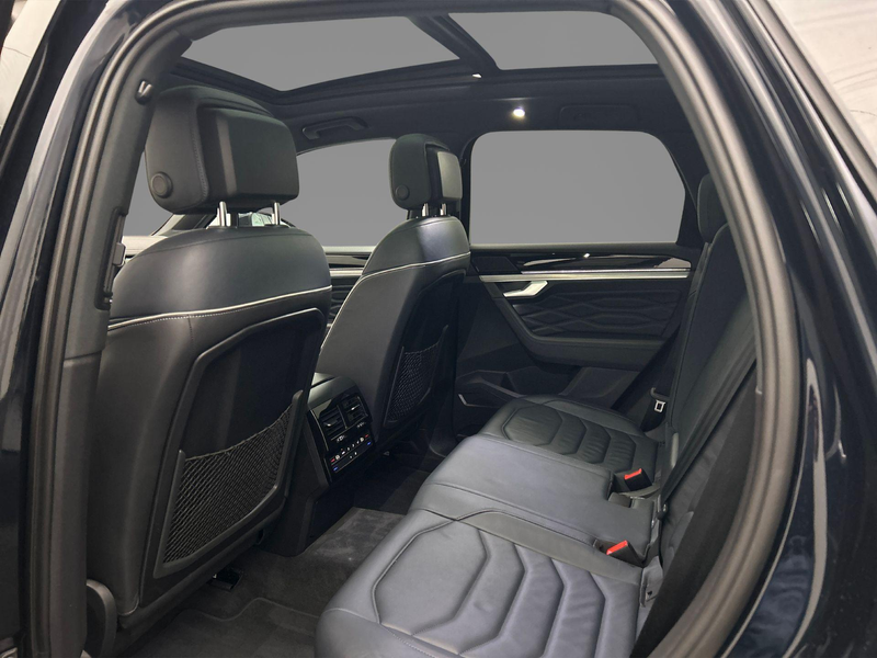 Volkswagen Touareg Elegance 3.0 TSI eHybrid 381pk Tiptronic Trekhaak, — photo 12