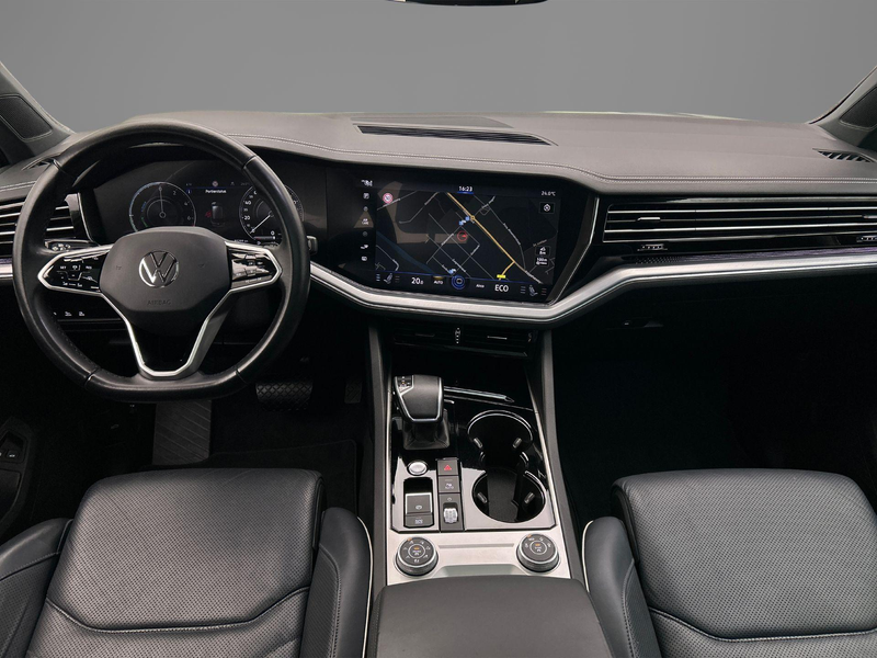 Volkswagen Touareg Elegance 3.0 TSI eHybrid 381pk Tiptronic Trekhaak, — photo 13
