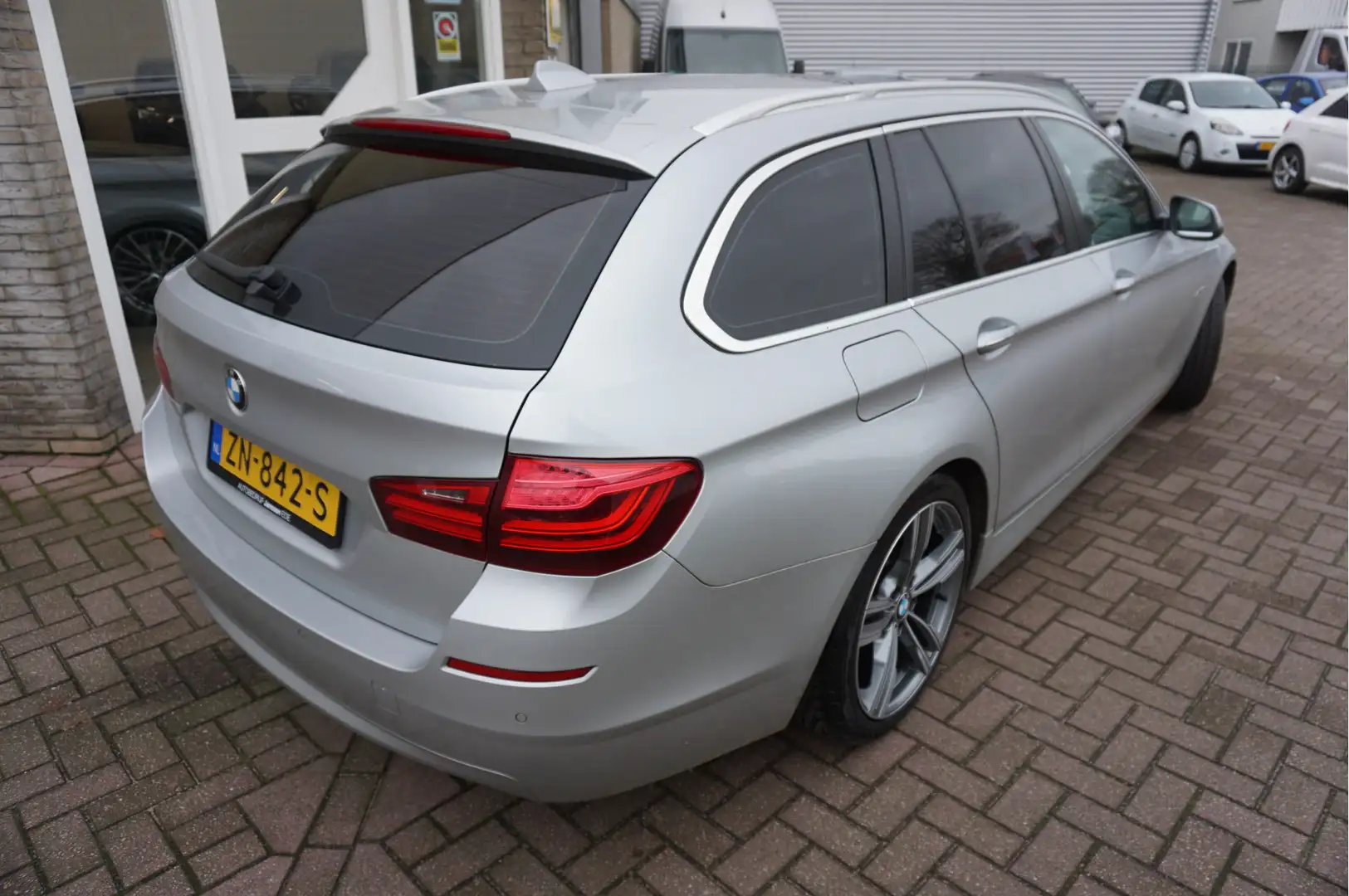 BMW 518 5-serie Touring 518D Executive Automaat Šedá - 2