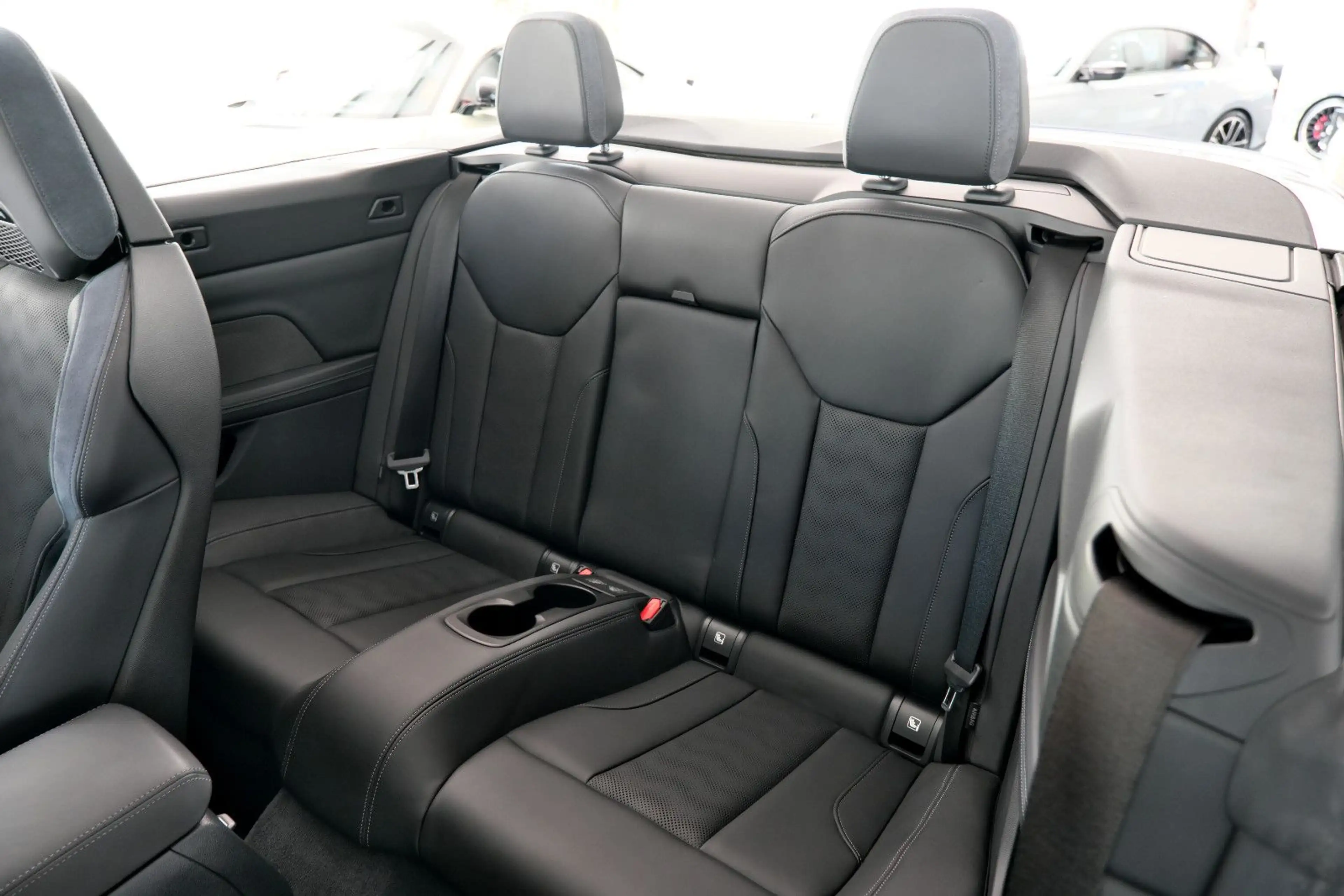 BMW M4 Cabrio xDrive Competition Innovationspaket DE — photo 12