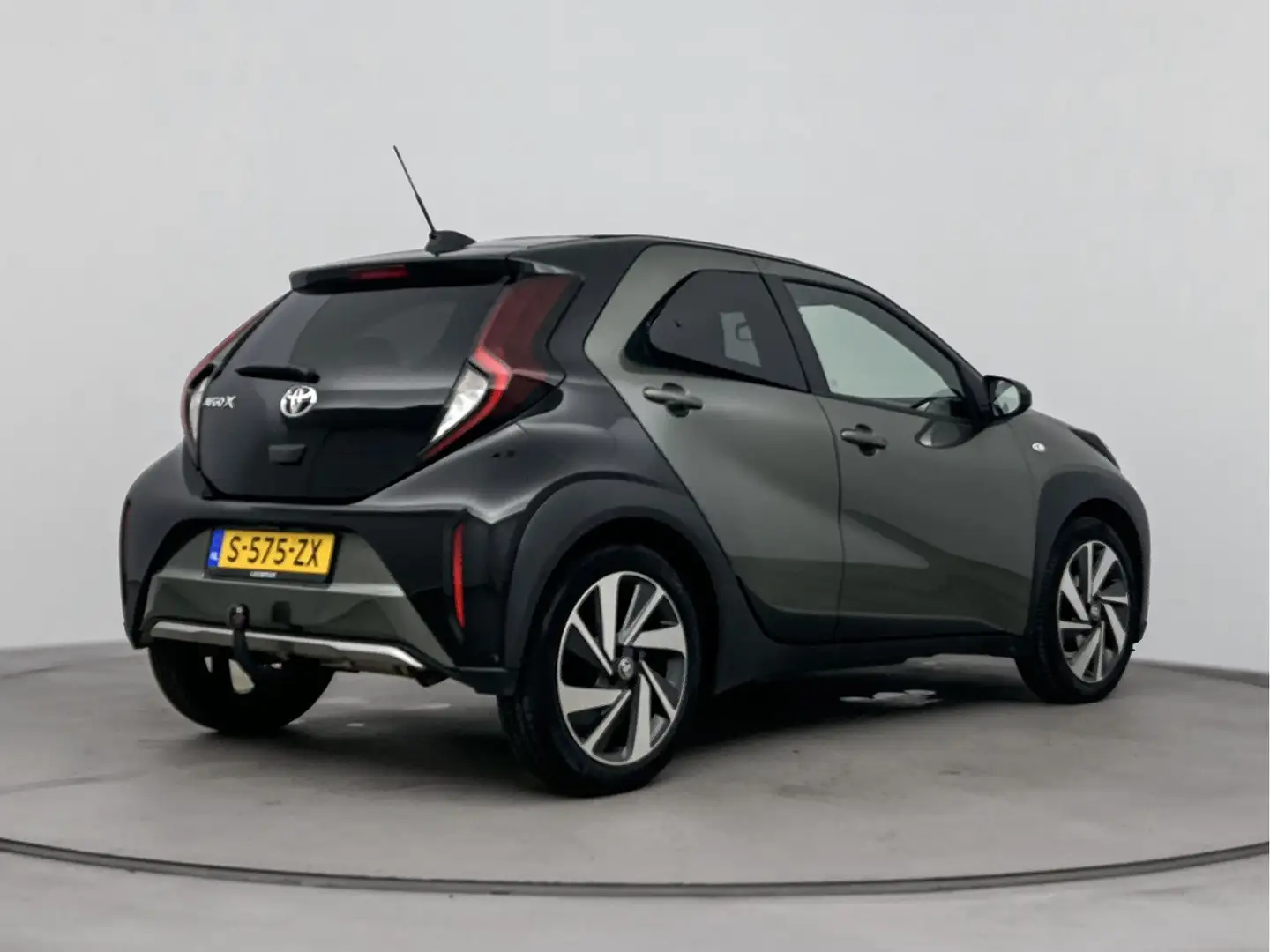Toyota Aygo X 1.0 VVT-i MT Envy Groen - 2