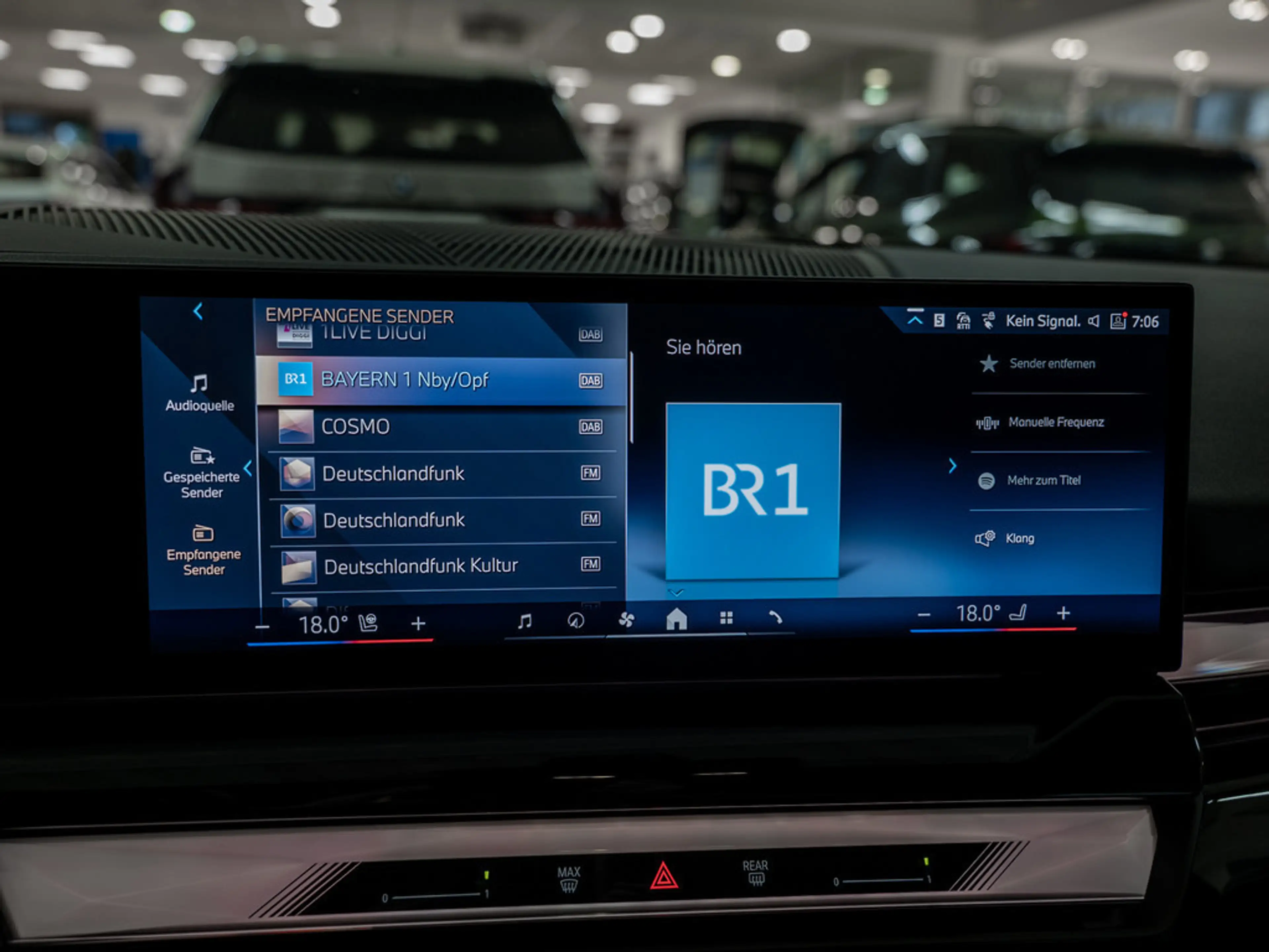 BMW i5 40 xDrive M-Sport Pro 360° PANO LED HUD — photo 13