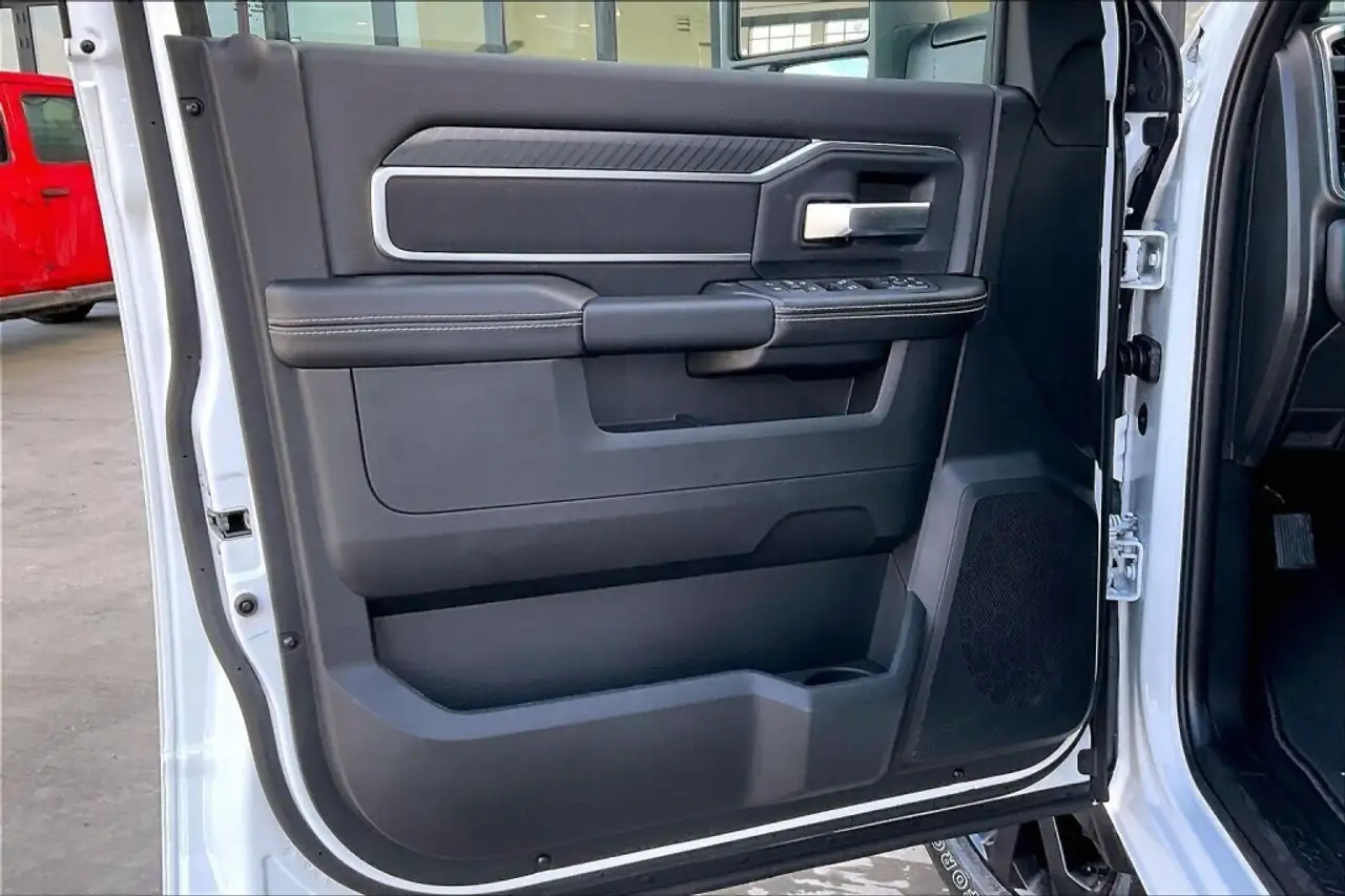 RAM 3500 снимка RAM 3500