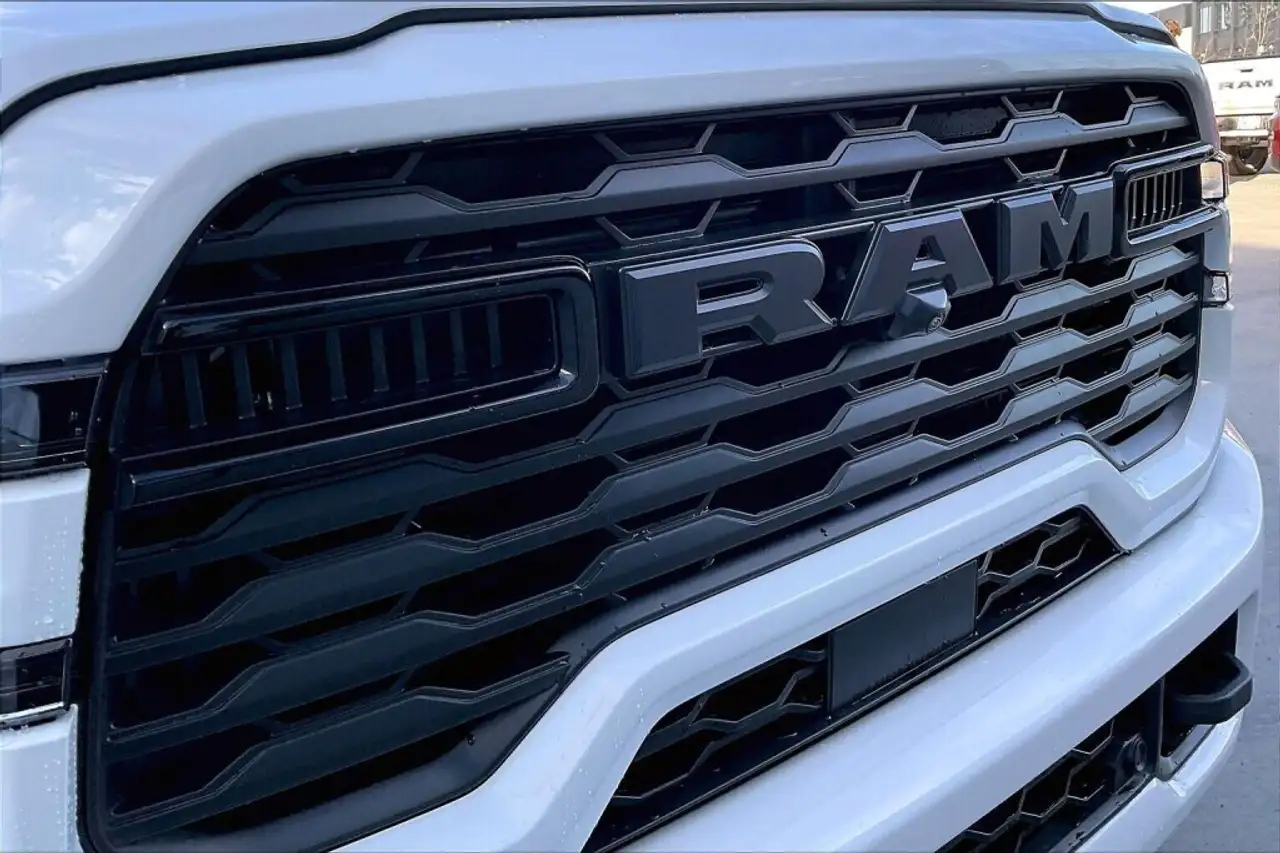 RAM 3500 снимка RAM 3500