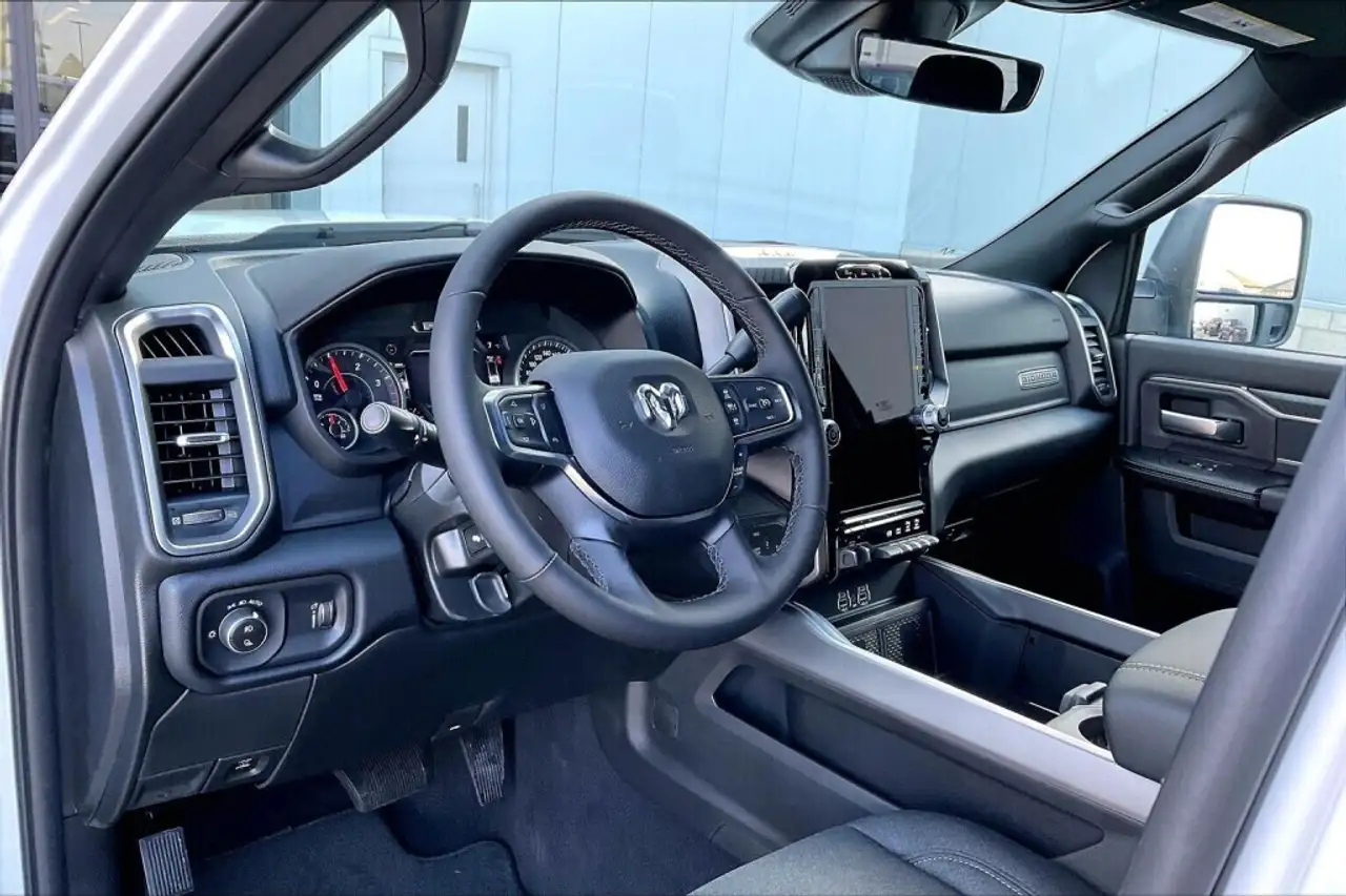 RAM 3500 снимка RAM 3500