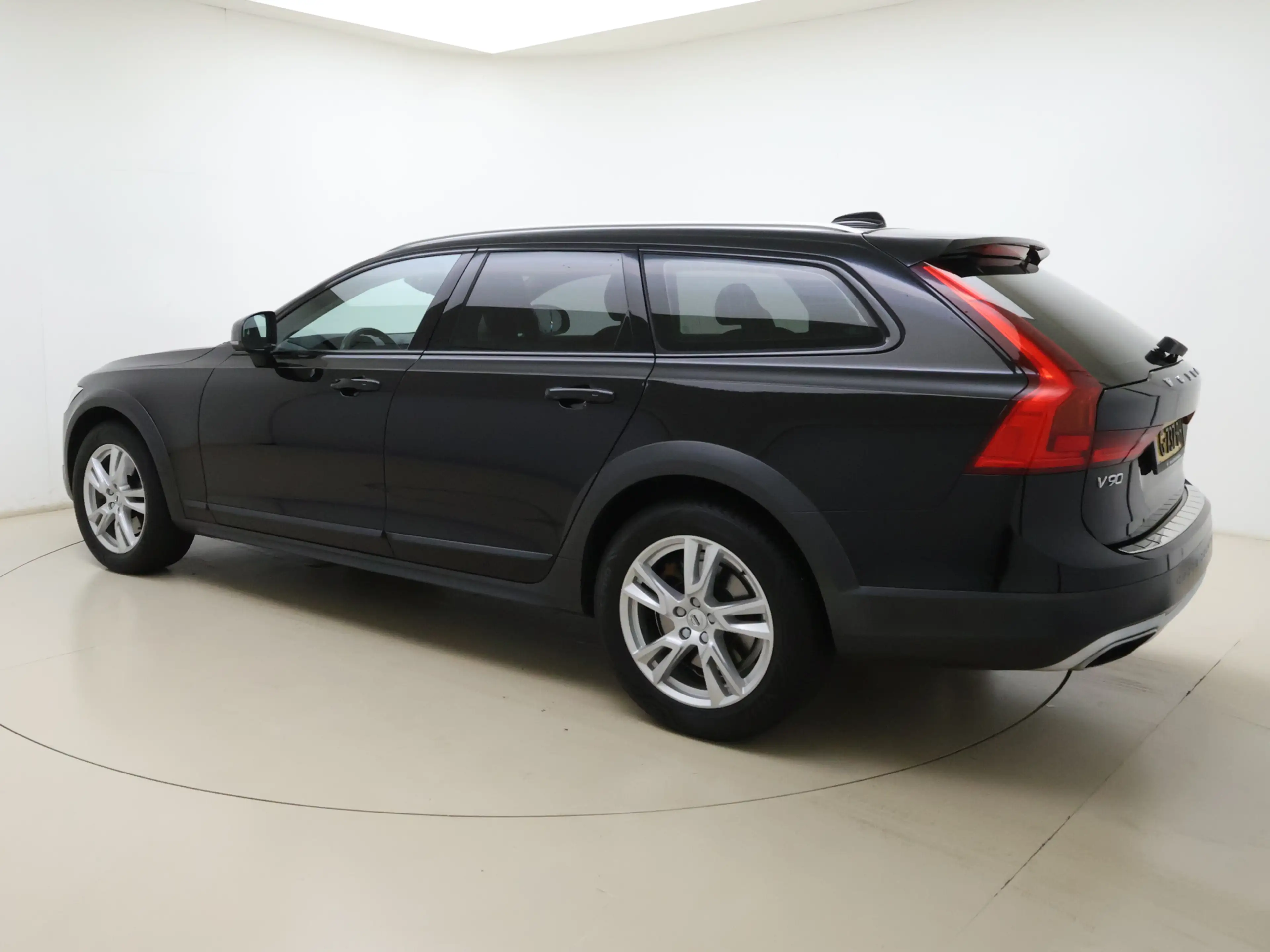 Volvo V90 Cross Country T5 AWD 90th Anniversary Edition | Trekhaak | Sport — photo 3